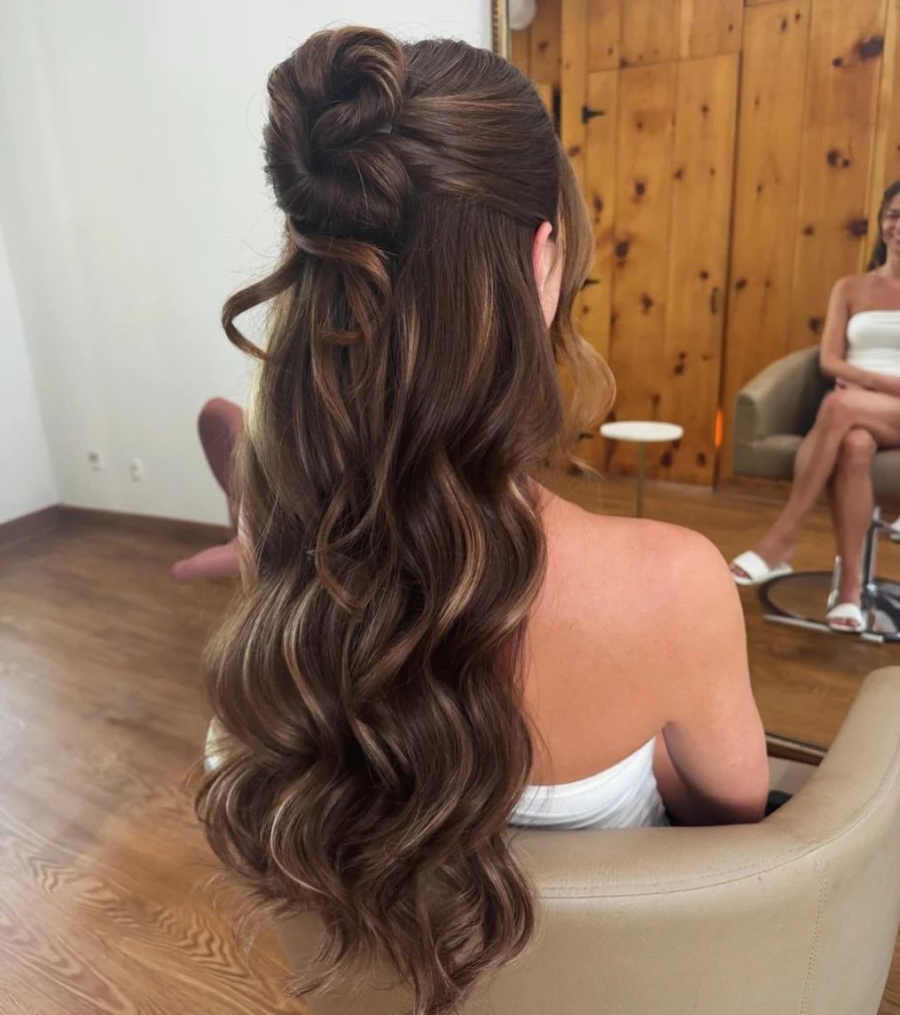 This look got a lot of love in stories, so it deserves a permanent spot on the feed 🫶🏻 Can&rsquo;t wait for your wedding day, Olivia!

@luxyhair extensions use code nataliebridalco to save $

PLEASE NOTE🤍
I am only taking a handful more weddings n