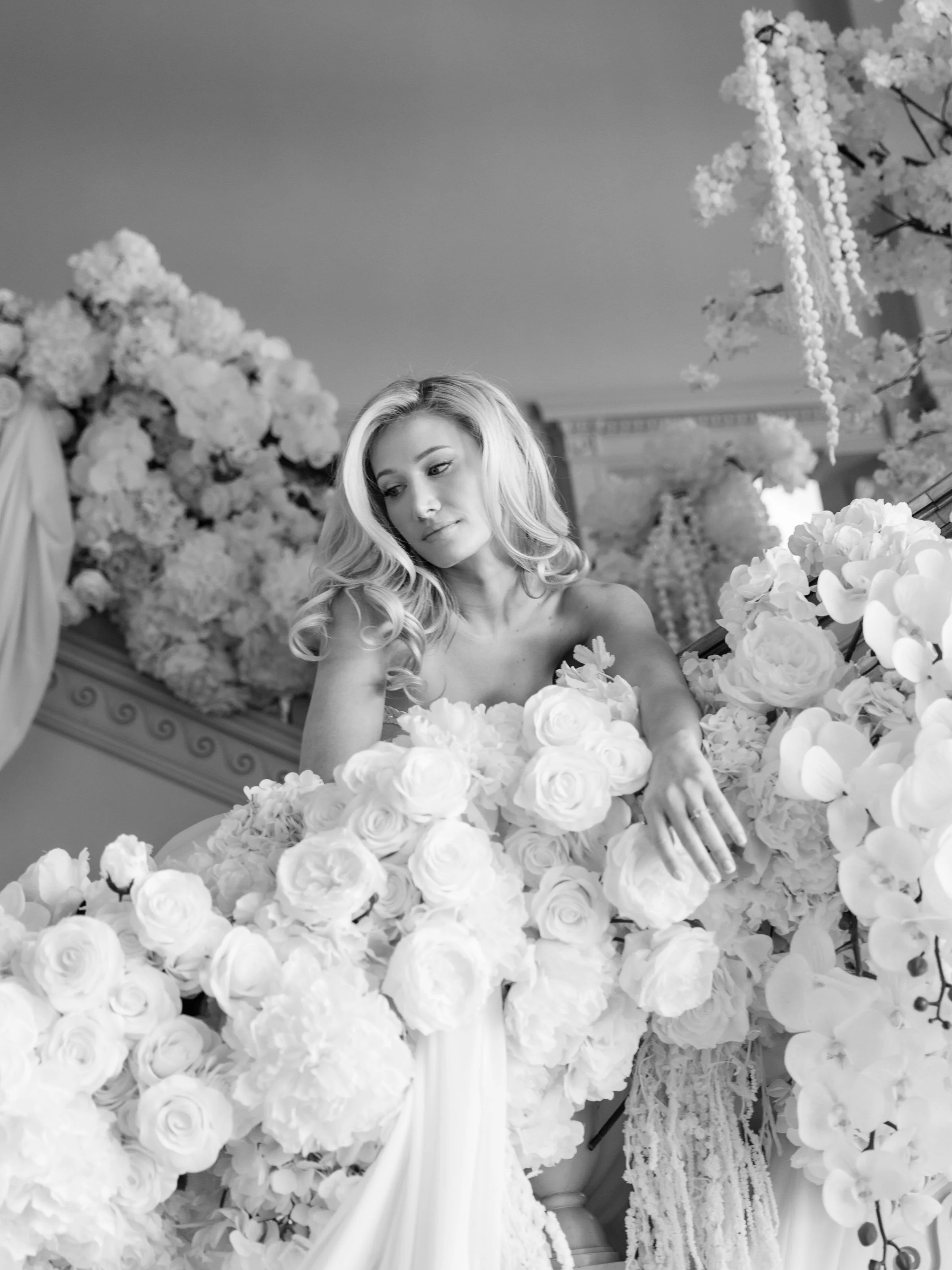 Ugh this shoot 🫶🏻 

Vendor Team:
Photos: @kaileyedwardsphotography 
Muse: @abbykovi 
Venue: @cairnwood
Host &amp; Designer: @evviva.studio
Florist: @_yougrowgal
Hair Stylist: @nataliebridalco
Makeup Artist: @tayabermudez_
Bridal: @demure_bridal
Men