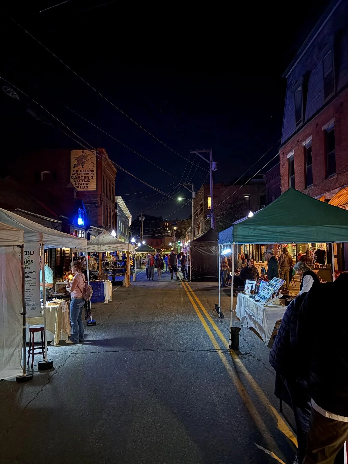 That&rsquo;s a wrap on my 2025 pop-up season! Thank you to everyone stopped by, bought a print, or supported my biz! 💛 See you next year!

#vermontprint #vermontartist #brattleboro