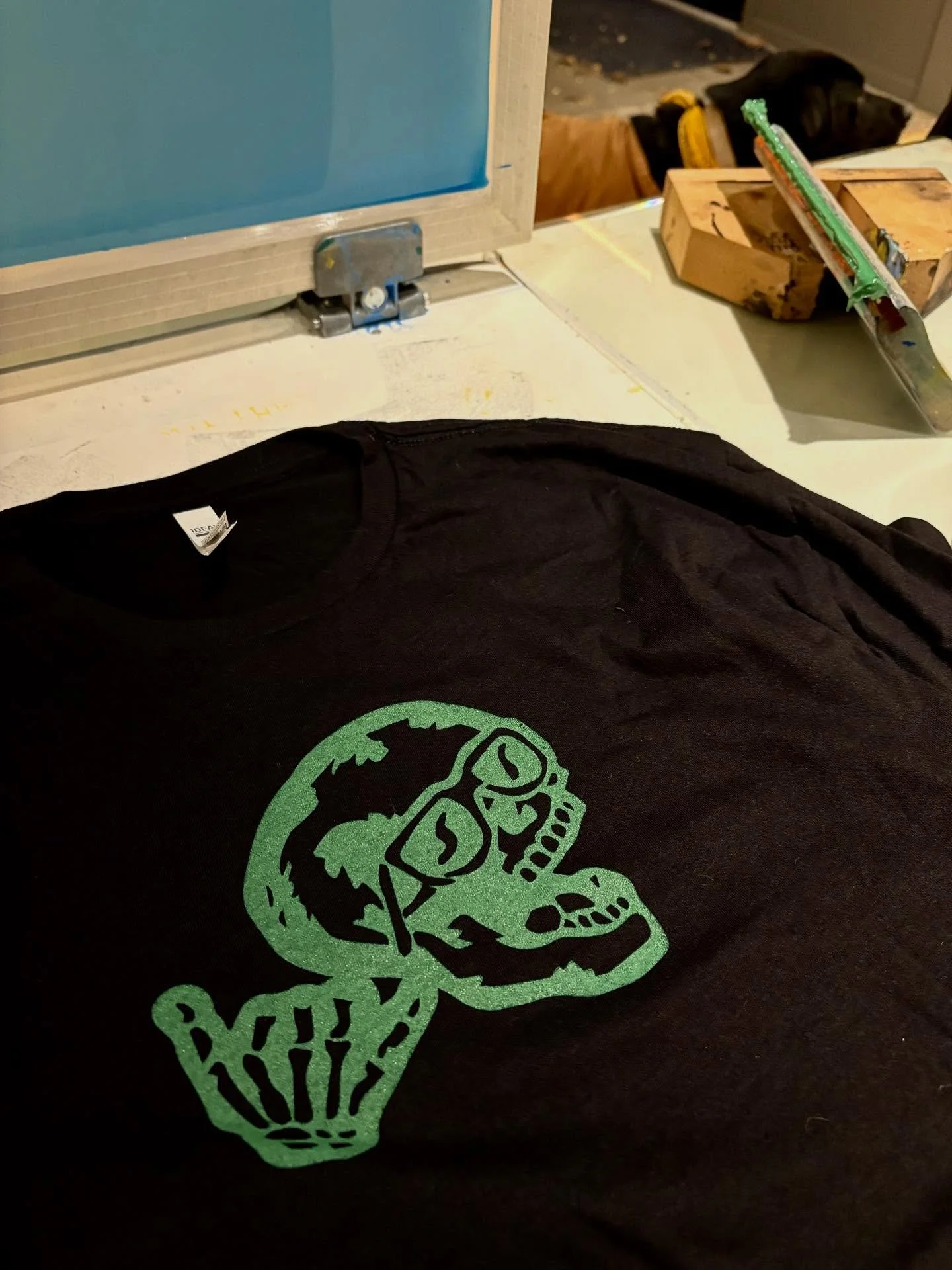 Thanks to everyone who stopped by @firstproofpress last night! Had a blast as always 🎨

And thank you to @themermaid802 for the cutest little donut I ever did see! 👻

#printmaking #screenprinting #vermontprint #brattleboro #spookyprint #skeletonart