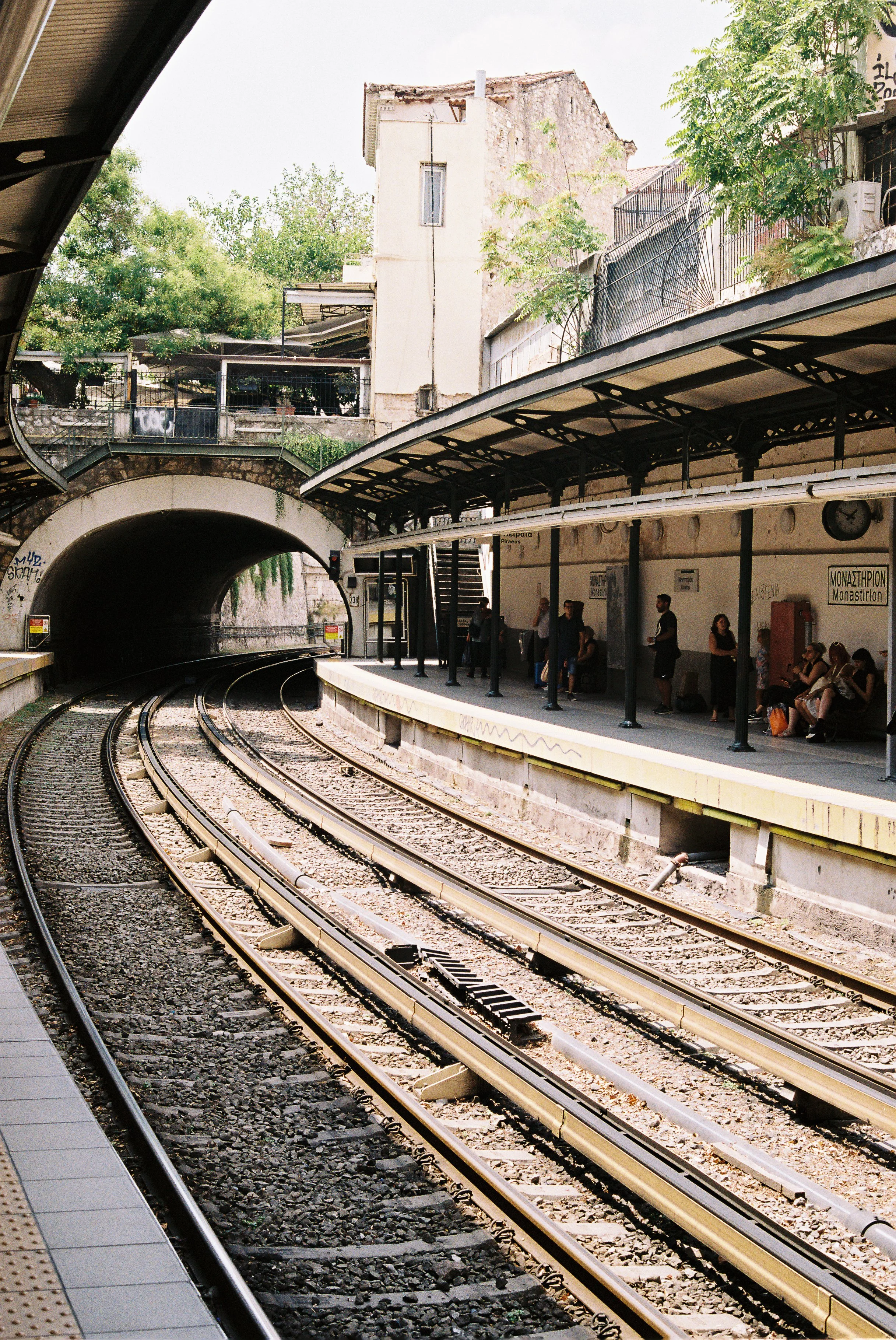 R1-02191-024A.jpg