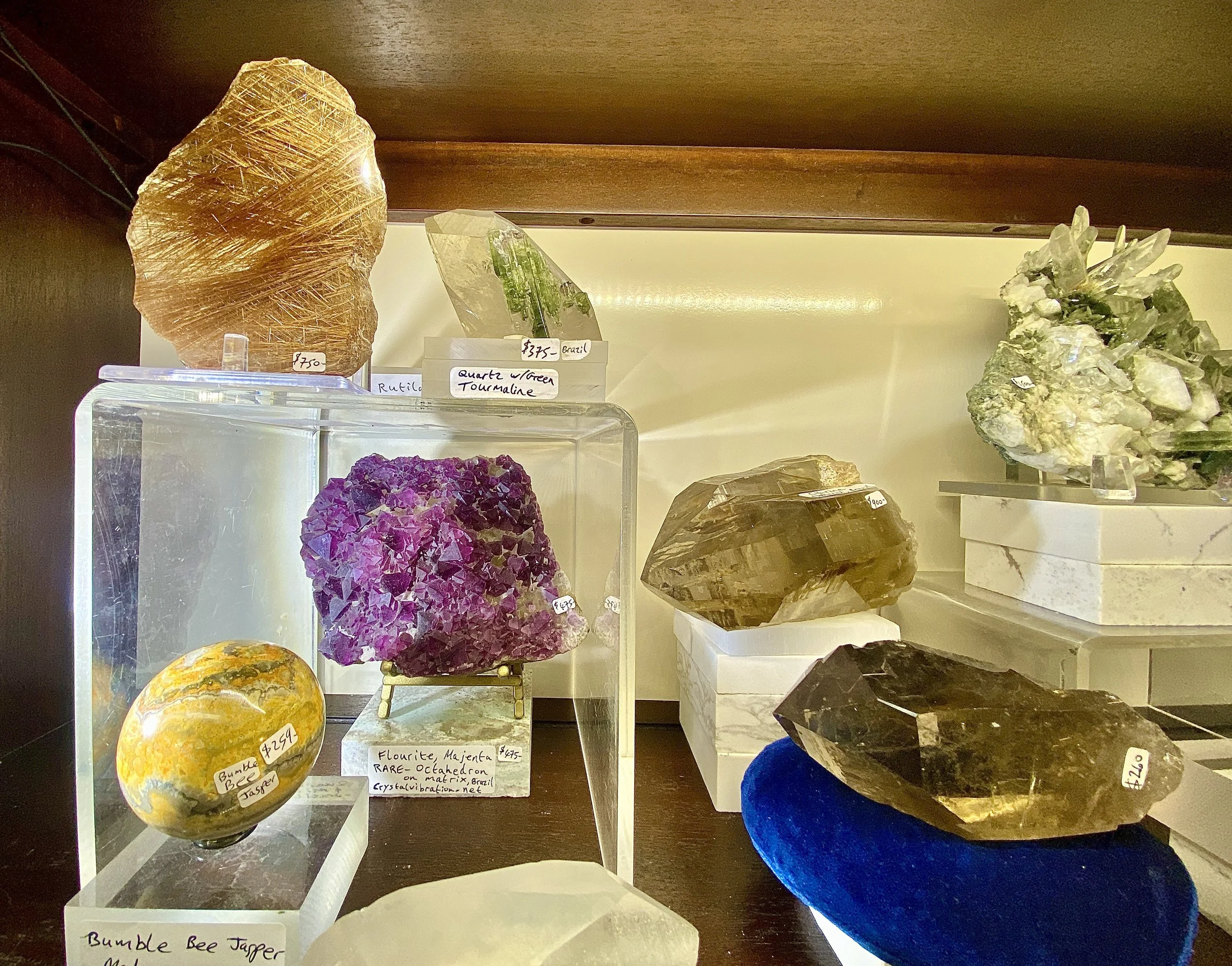 Item 9C - Quartz Nice Display Case Mix 1