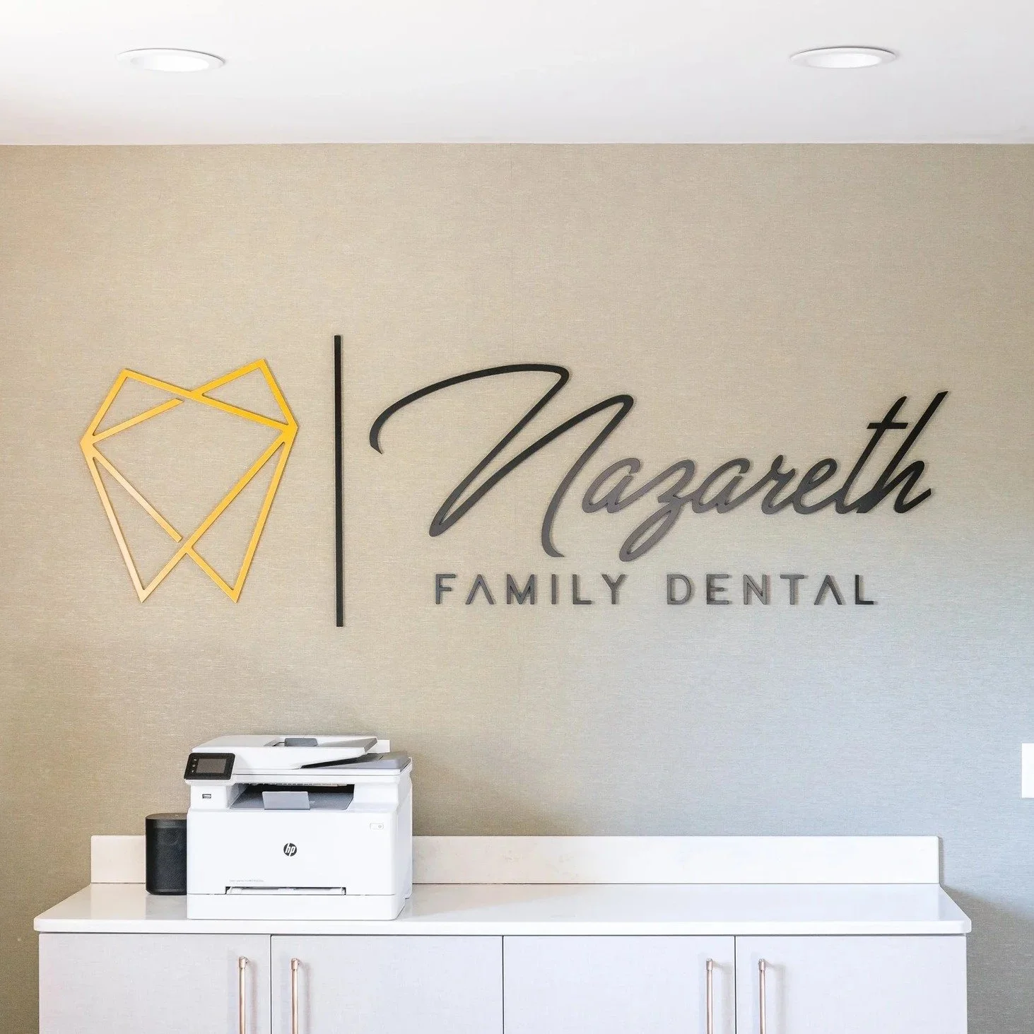 Design has the power to change how we feel in a space, even in the most unexpected places.

@nazarethfamilydental was designed to balance professionalism with comfort: clean lines, modern details, and moments of warmth that make you want to exhale. T