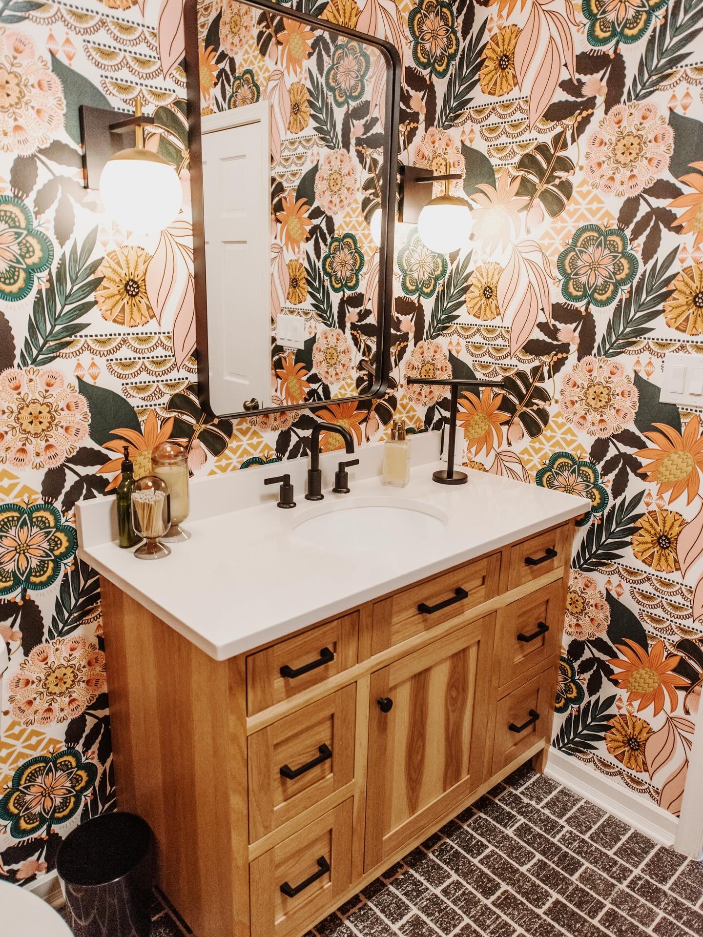 Proof that you don't have to choose between &quot;natural&quot; and &quot;bold.&quot;

I&rsquo;m a huge sucker for natural wood cabinets, just look at the grain on this piece! It adds such a rich texture to the room. But instead of playing it safe wi