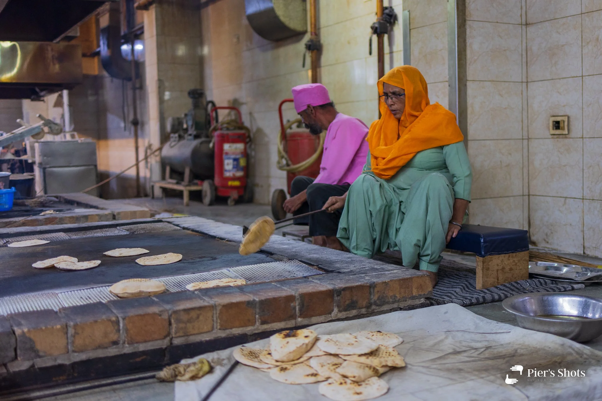 Preparando il pane per i poveri