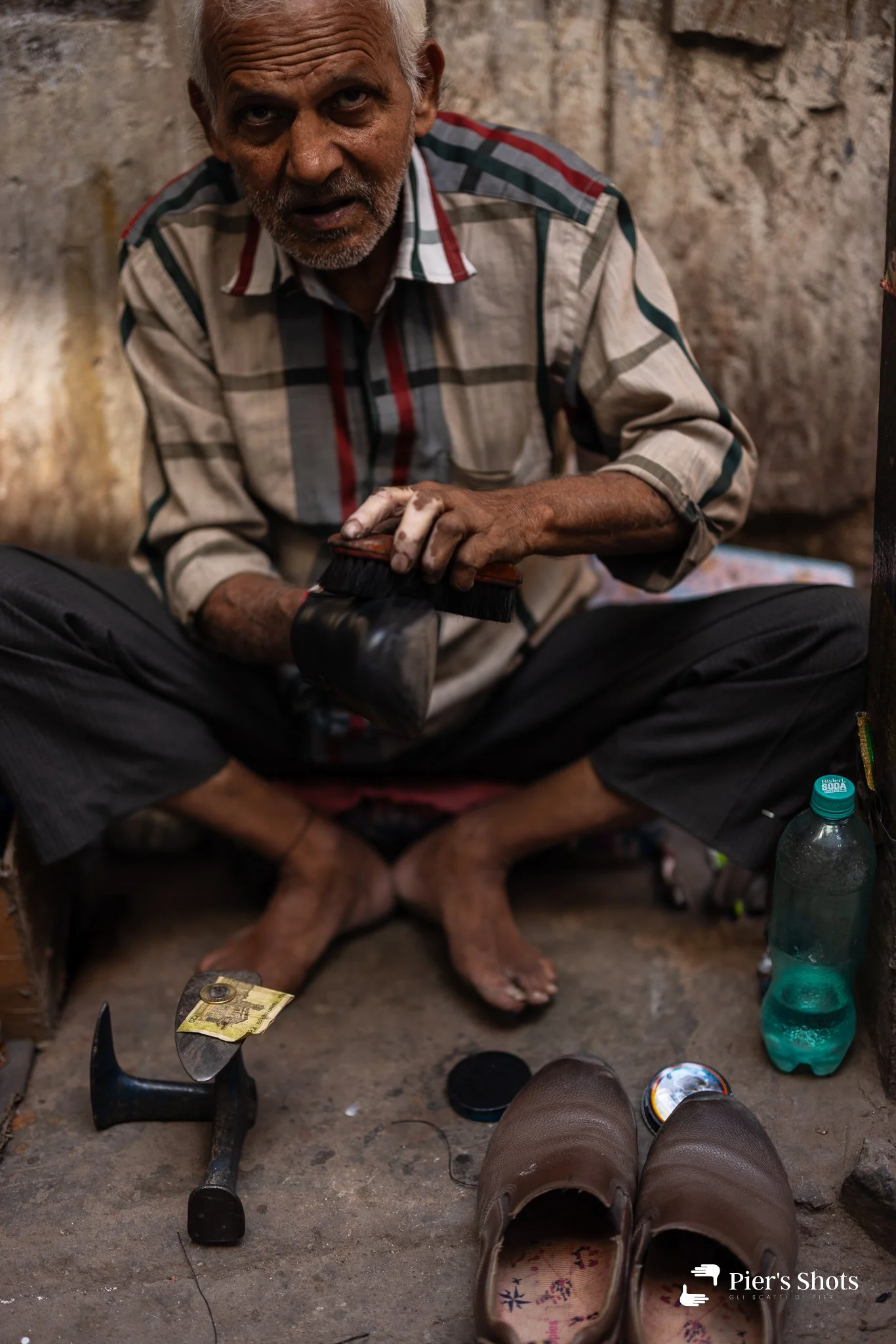 Shoe shine