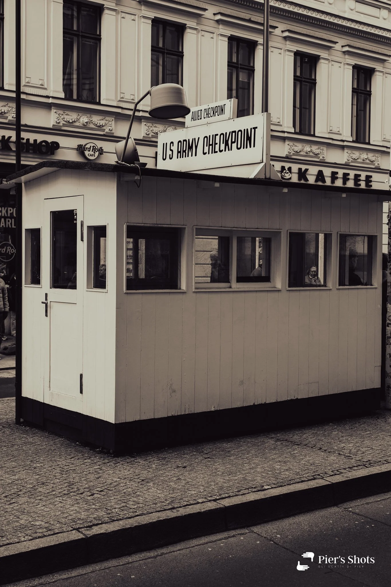 La divisione: Check Point Charlie