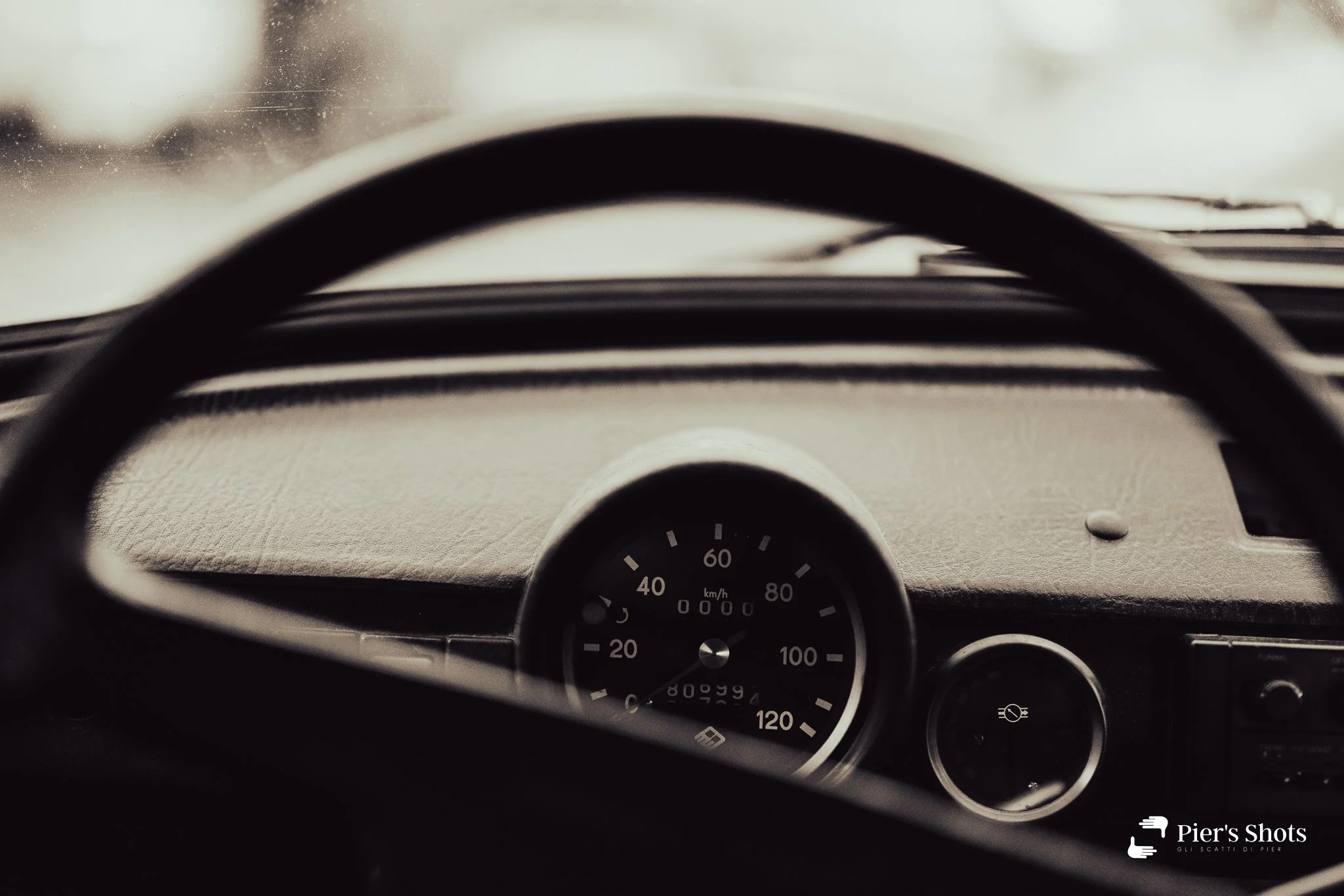 Ad est: la Trabant 2