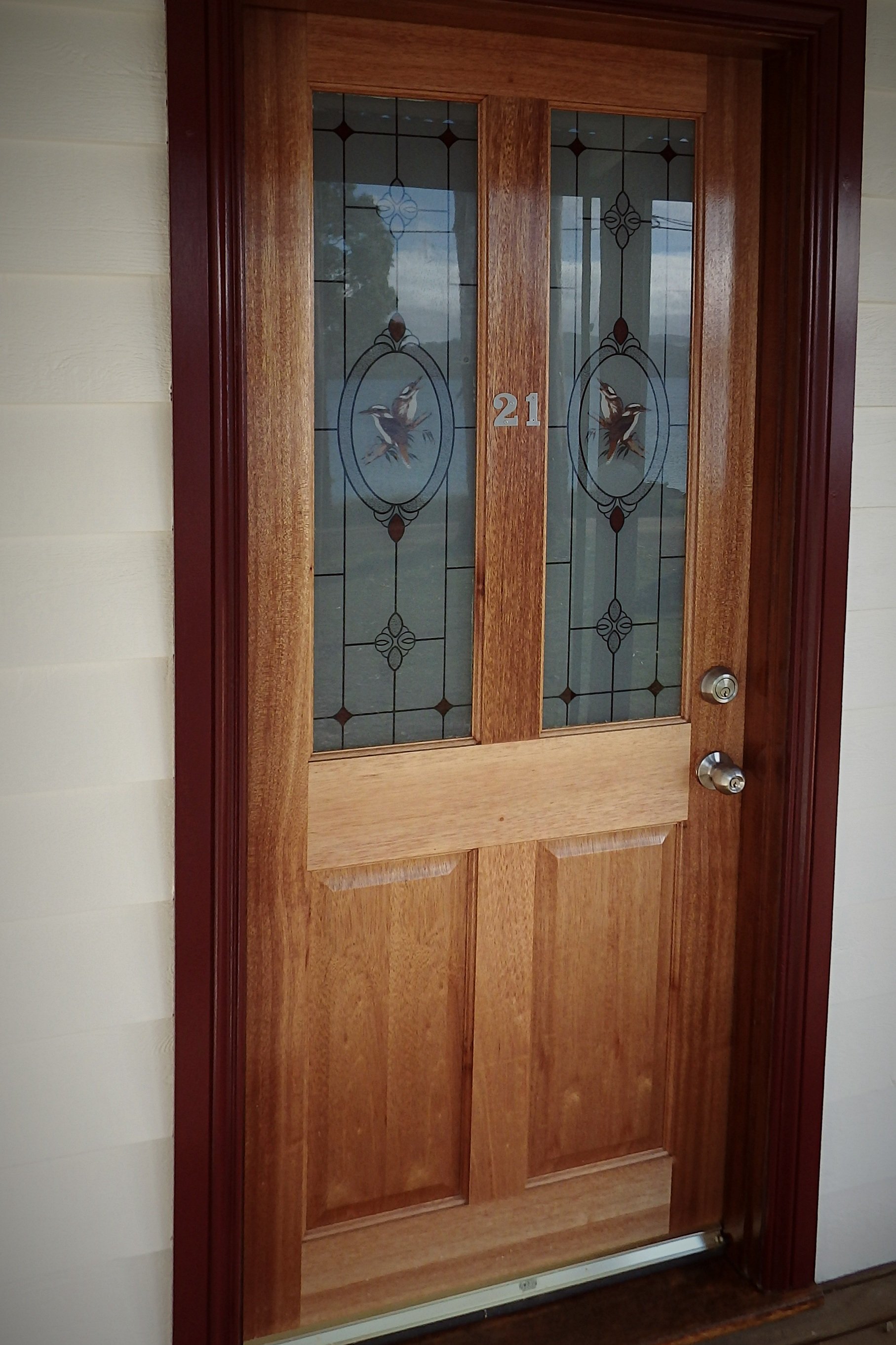 timber_door_close.jpg