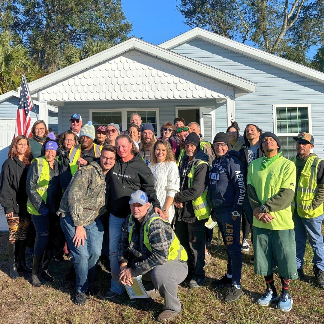 CONGRATULATIONS to Jessica who just received the keys to her own house! Her dedication and hard work got her here and she absolutely earned it. 🏠 💪 

Thank you @habitatocala for creating dignified housing solutions that empower and uplift our commu