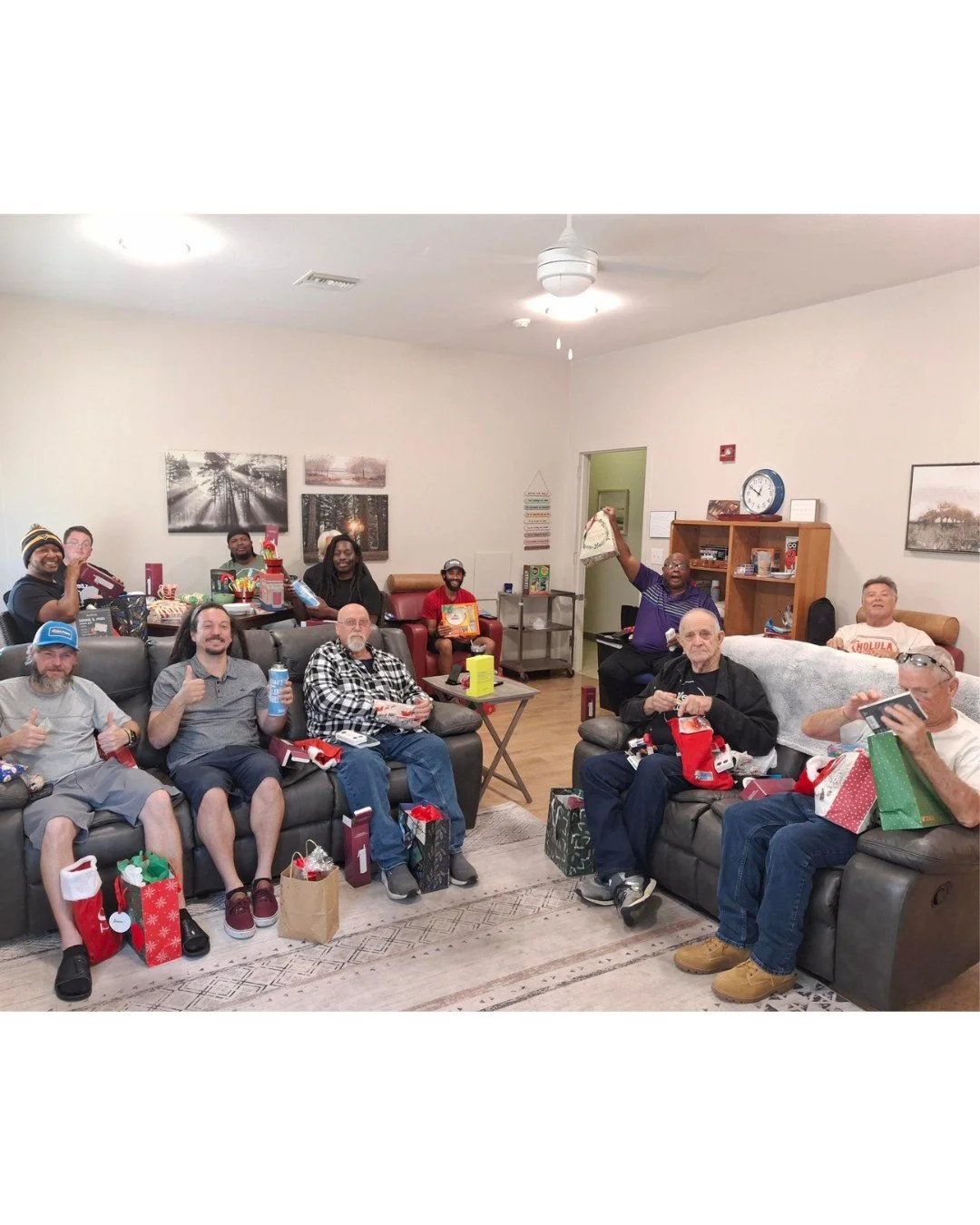 We are so blessed to be together, supporting and uplifting one another this season. Merry Christmas to all from the Wear Gloves Dignity House!🎄

#WearGloves #DignityNotDependency #DignityHouse #Thankful #MerryChristmas