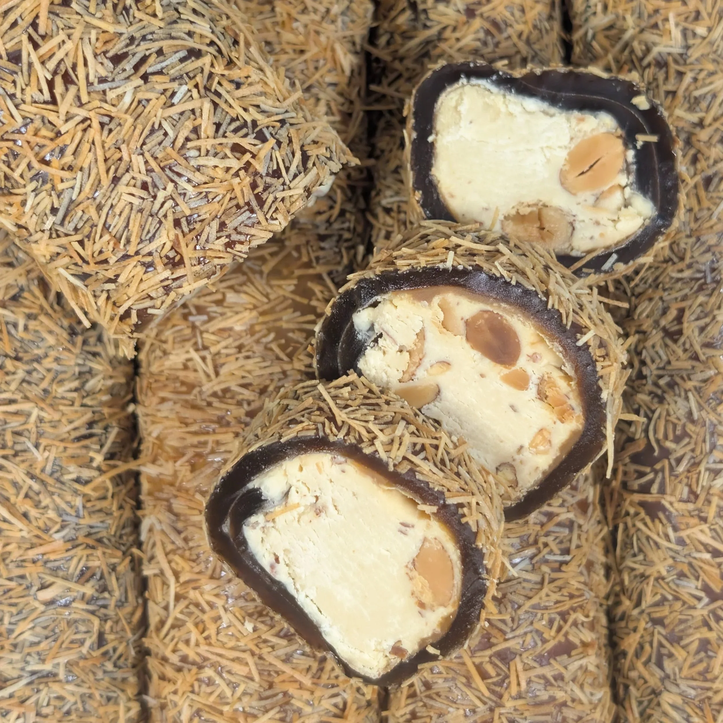 Toffee+Hazelnut+Cream%2C+Almonds+%26+Kadayif%28Kunafa%29+Turkish+Delight+%28Lokum%29+2.jpg