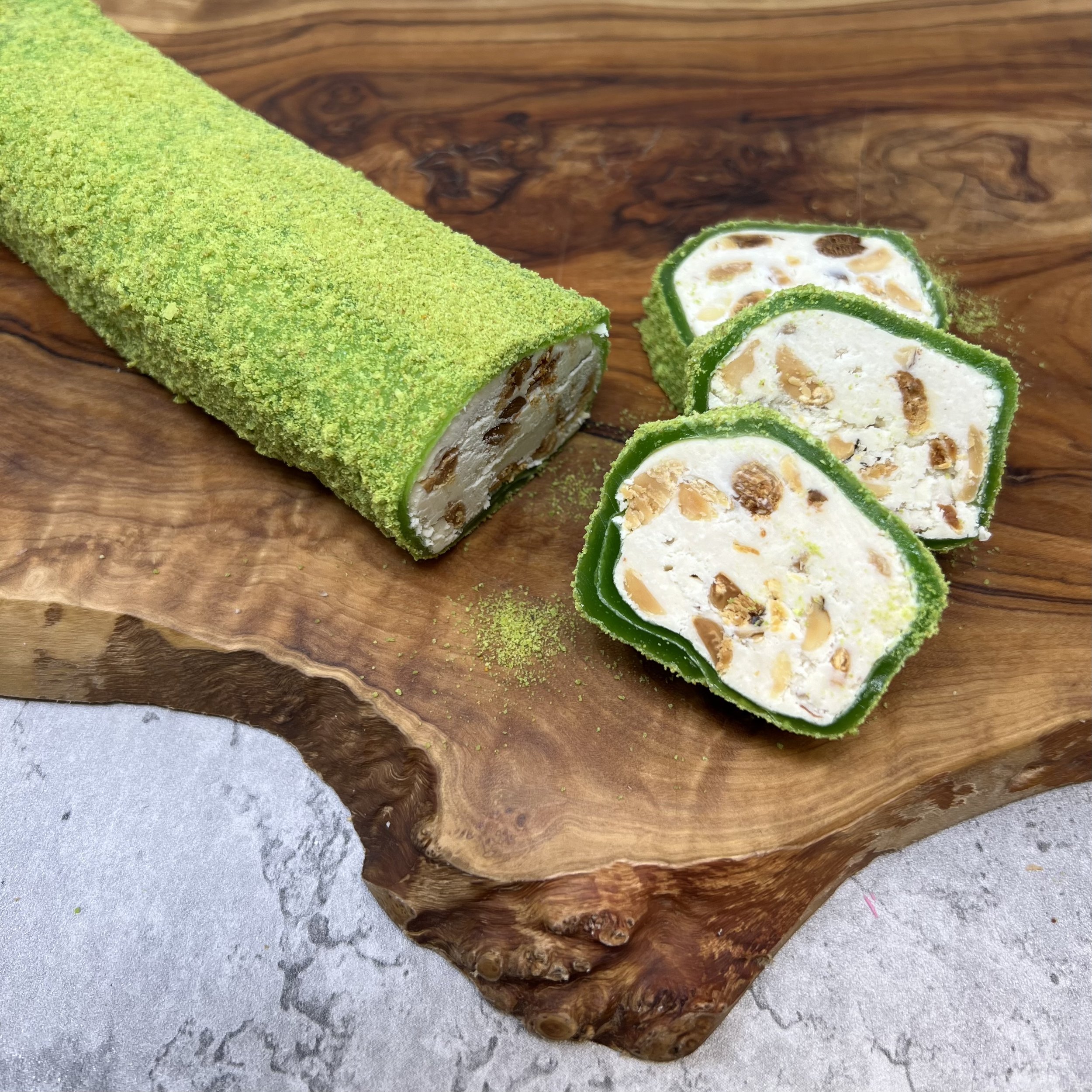 Turkish Delight Lokum with Apple Flavoured Velvet, Hazelnut Cream and Almonds. UK's largest Online Shop for Turkish Delight. Customise your Box. Exciting Sales.