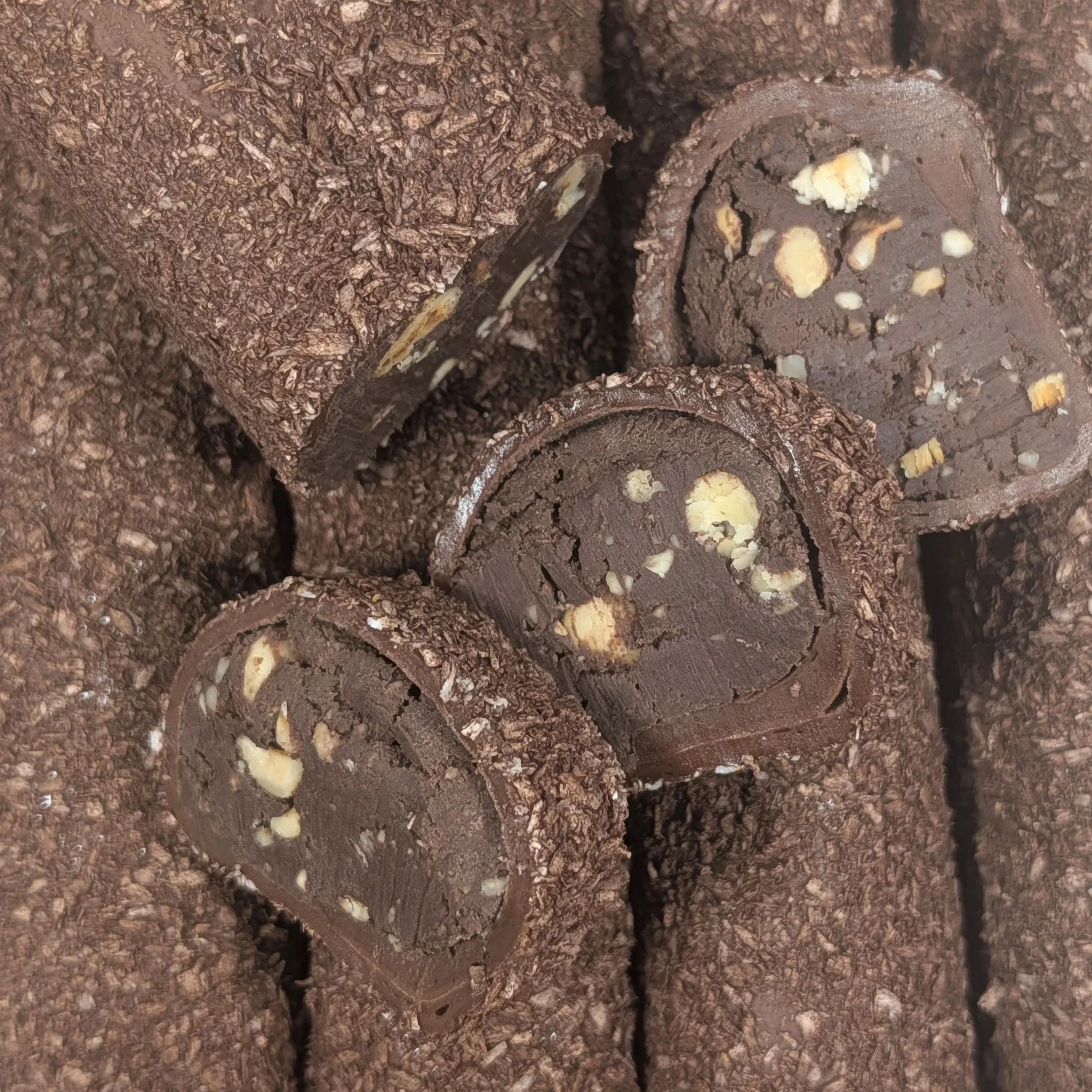 A deep, dark chocolate experience featuring our signature hazelnut cream Turkish Delight.