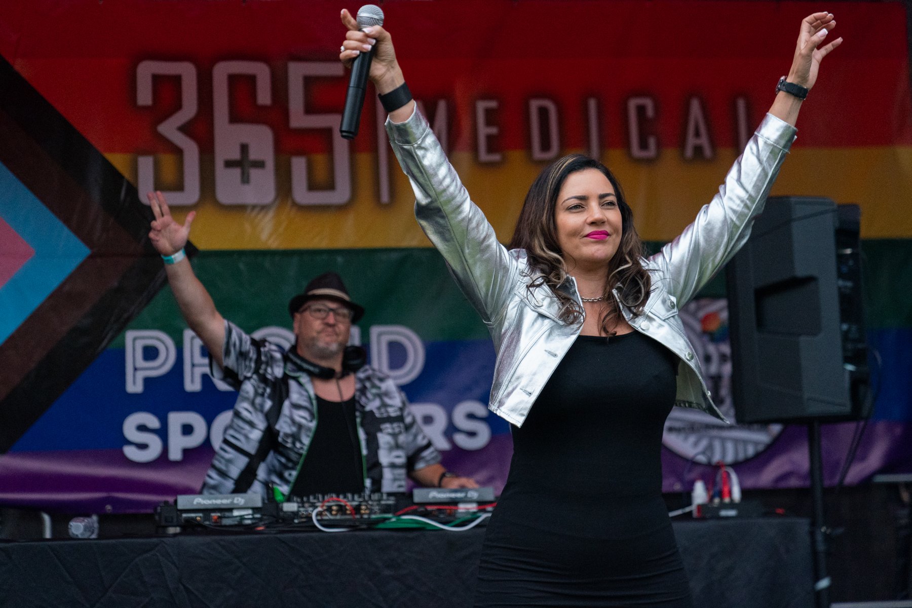 SweetFemaleAttitude_barnsleypride_2024_juandeleon-padmore_seasonsentwinedphotography_music_1.jpg