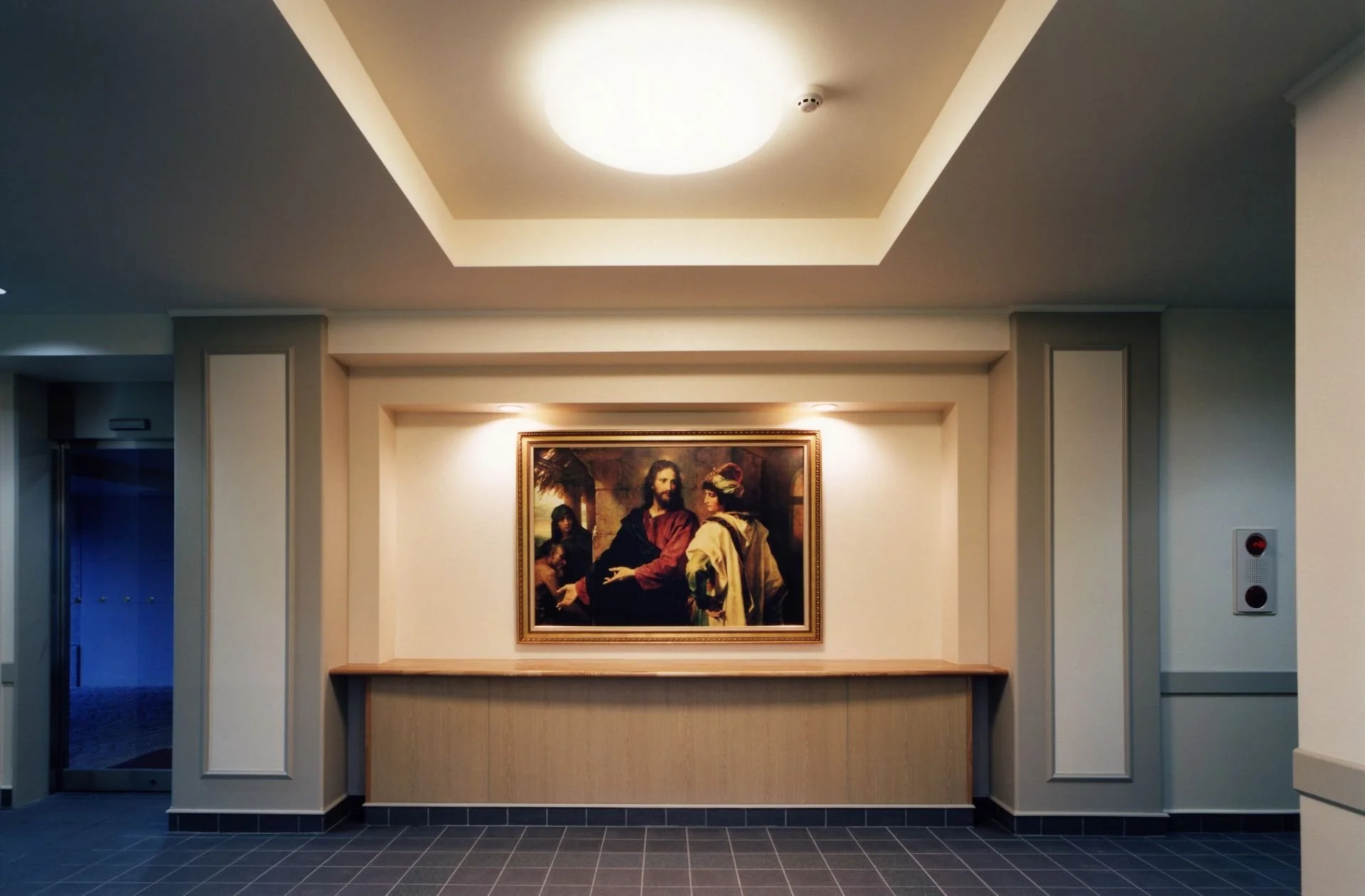 matsudo_lds_meetinghouse_foyer.jpeg