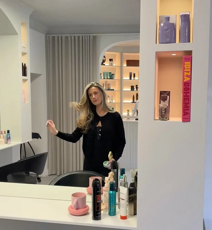 Perfectly blonde 👱&zwj;♀️ 
#fris&ouml;rstockholm #balayage 
@susannakarinkanta