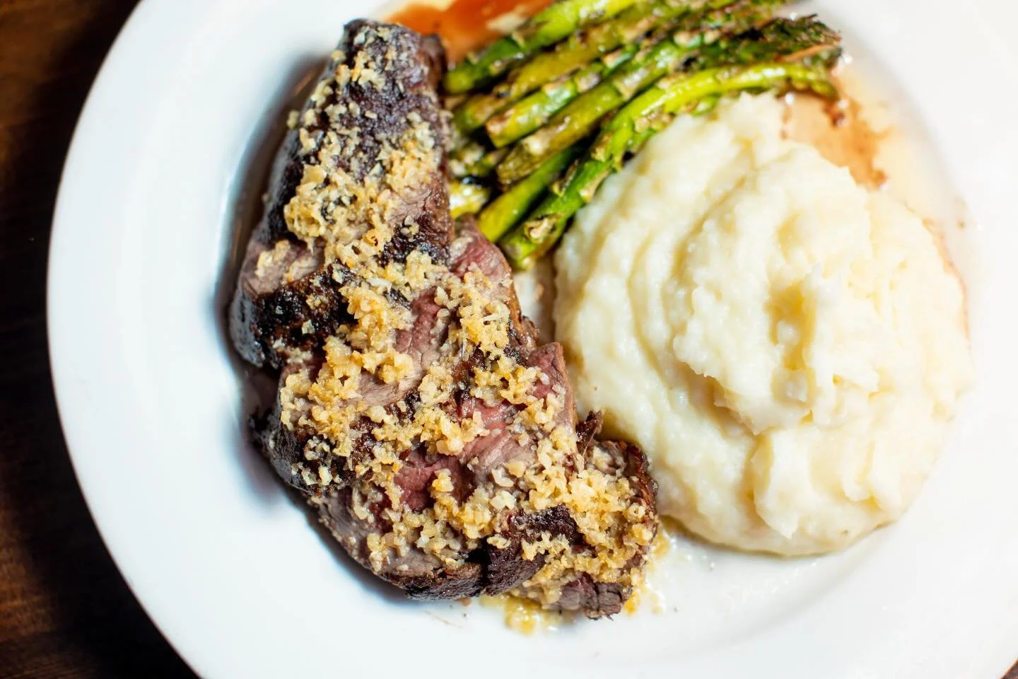 Perfectly seared, rich, and indulgent 🤍
Steak, garlic crust, creamy mash&hellip; this is how we do comfort at Puertas.

📍8324 3rd Ave