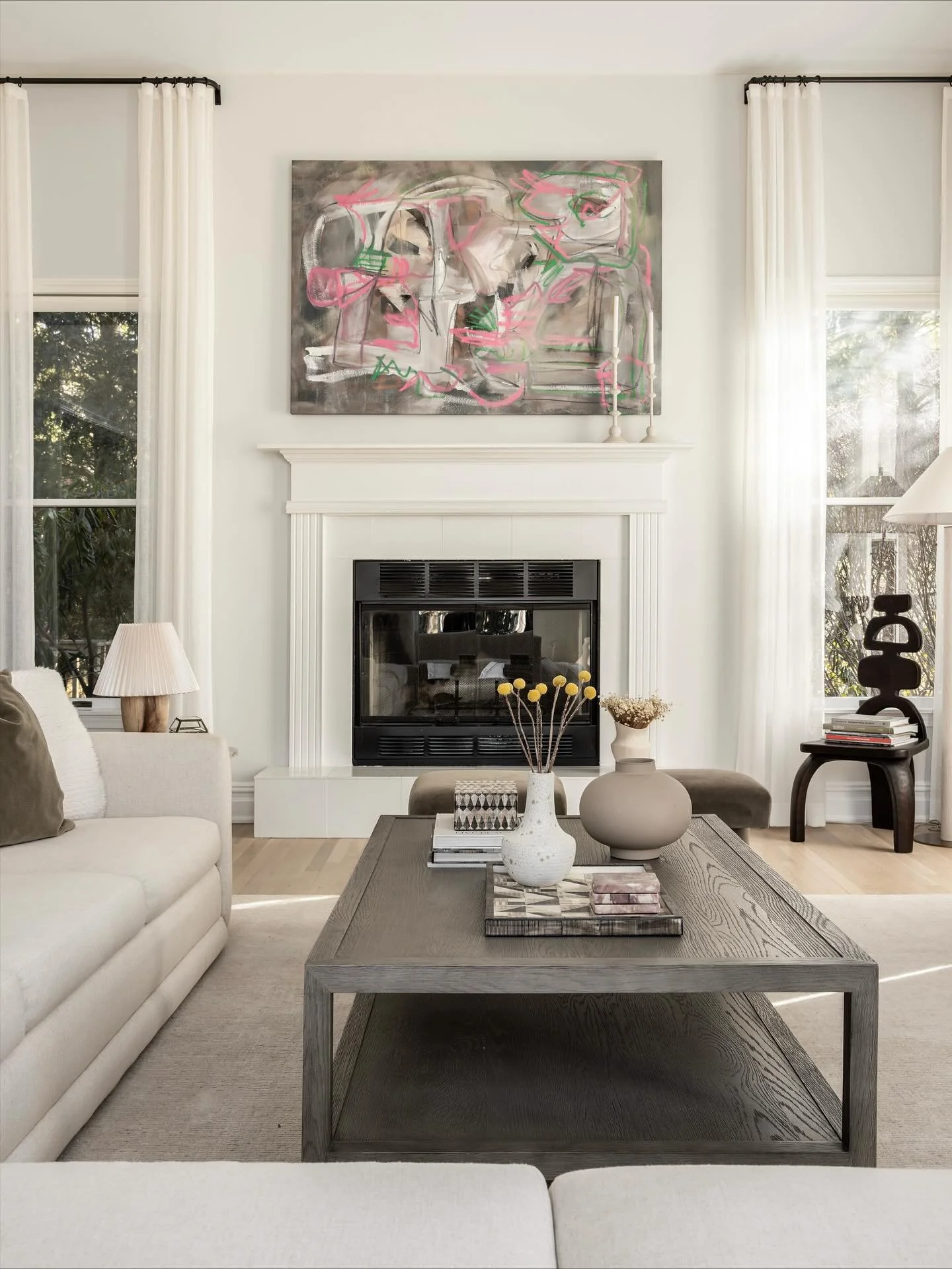 A look inside our West Harrison project•
Design: @justinewolmaninteriors 
Photo: @julie.leffell.photo 
#livingroom #homestyle #homedesign #homedesigns #homedesigning #homedesigner #interiordesign #interiordecor #interiordetails