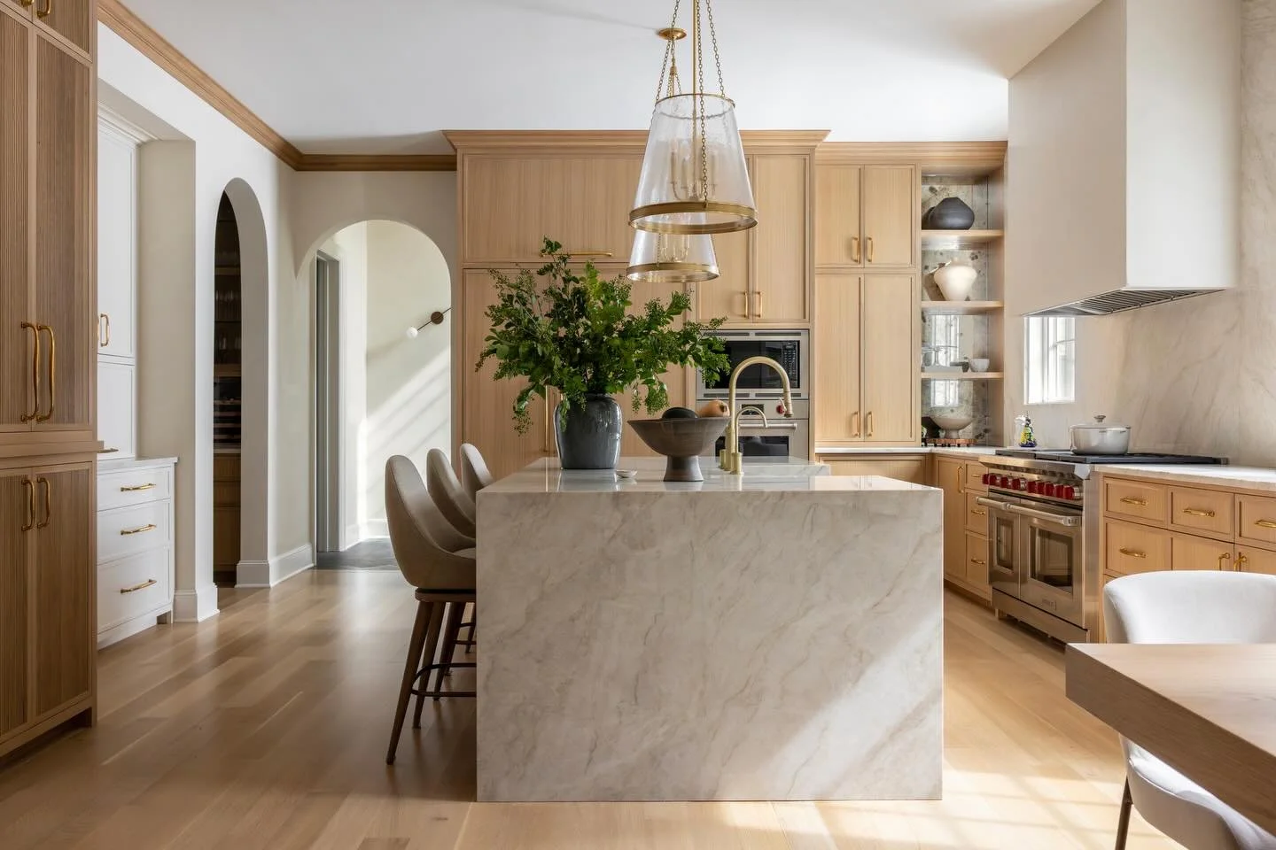 Kitchen details from our Armonk residence. A space designed to feel warm, functional, and lived-in. Recently featured in @cottagesgardens 🤍

Design: @justinewolmaninteriors
Photo: @julie.leffell.photo
Stylist: @dorciakelley