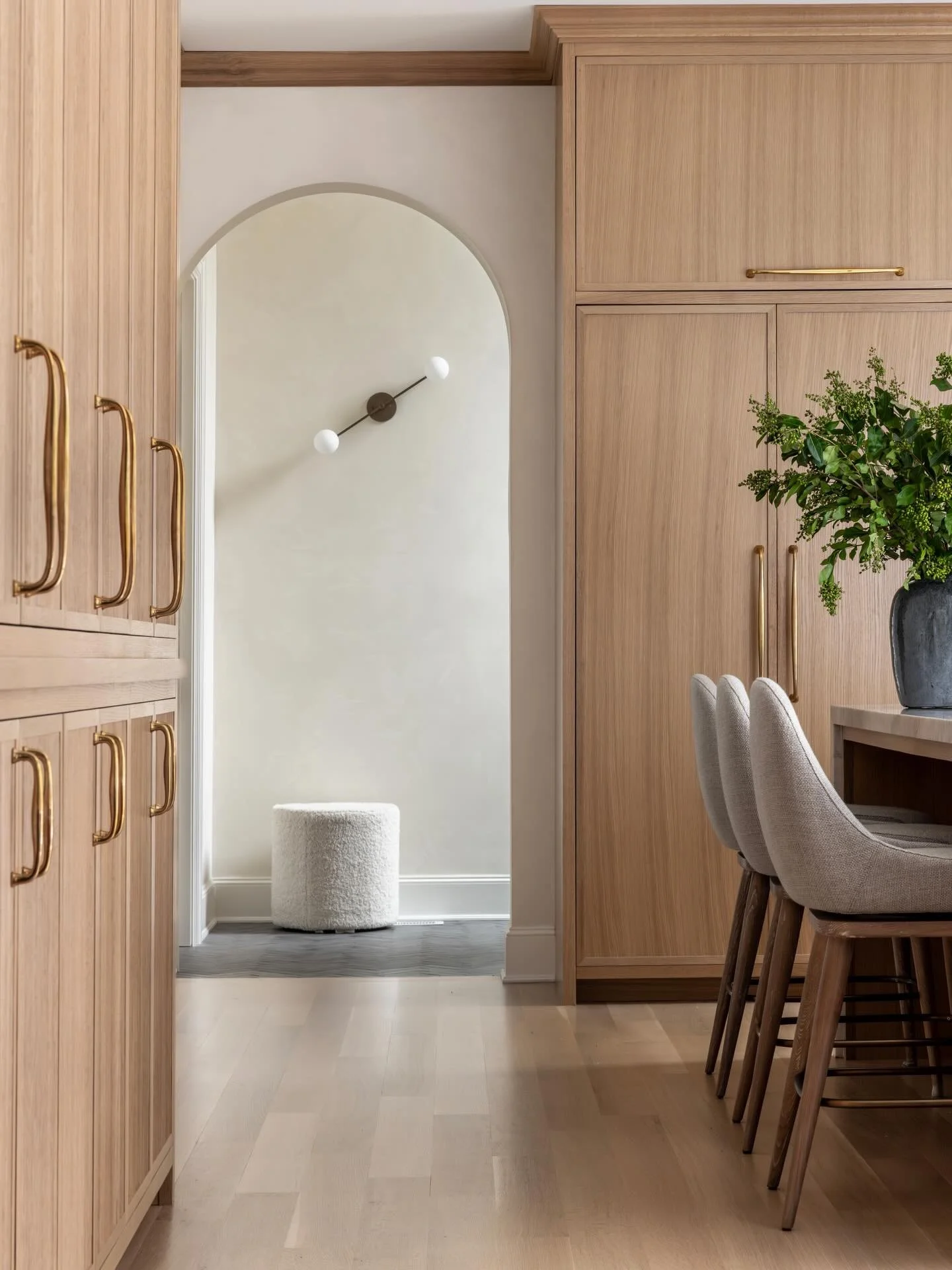 Talking hardware trends in @housebeautiful this month. Antique brass, mixed finishes, and why the perfectly matched kitchen is starting to feel a little dated. Link in bio.