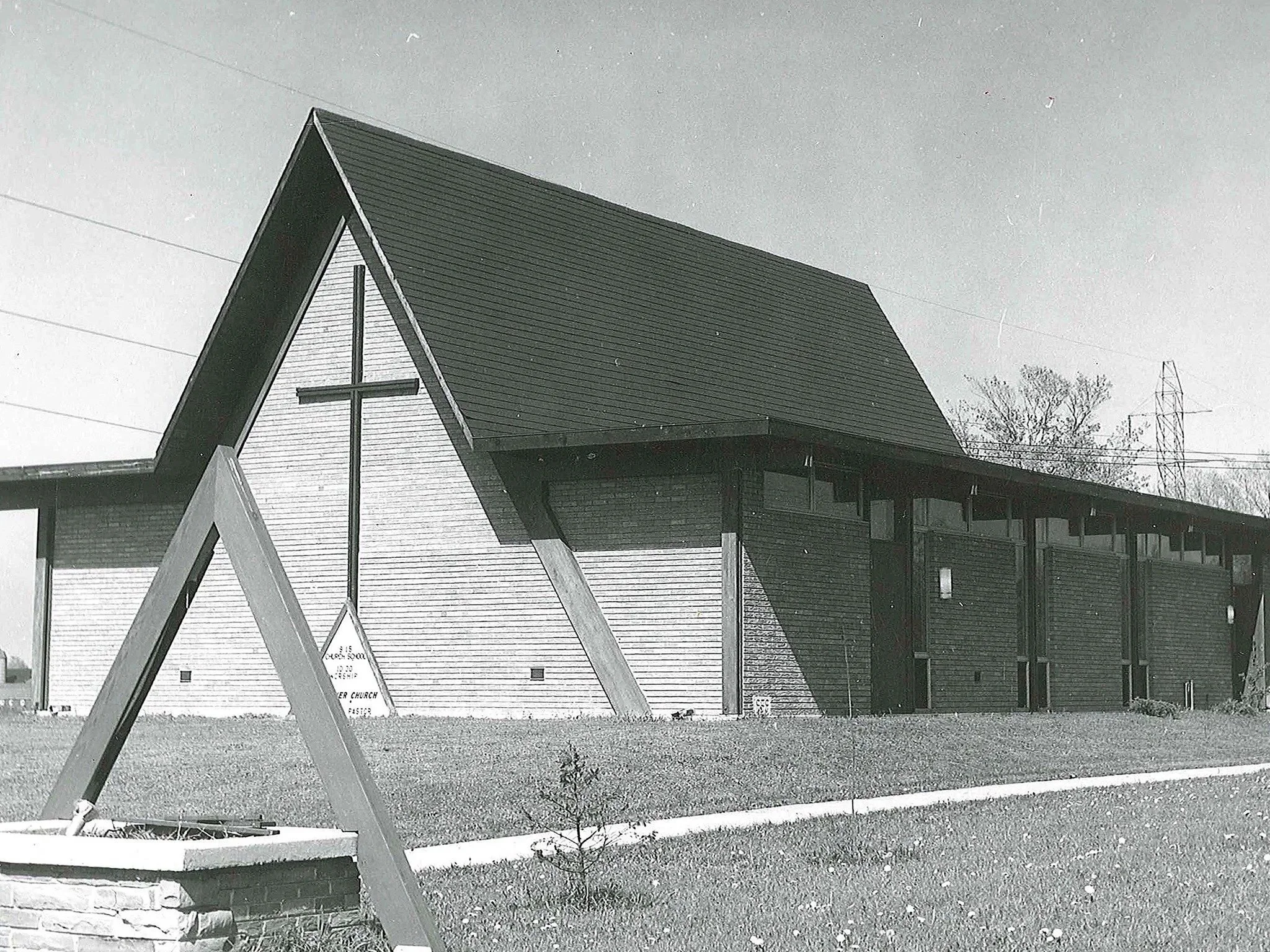 Parkway-Old_Parkway-Church-Oak-Creek-WI+%281%29.jpg