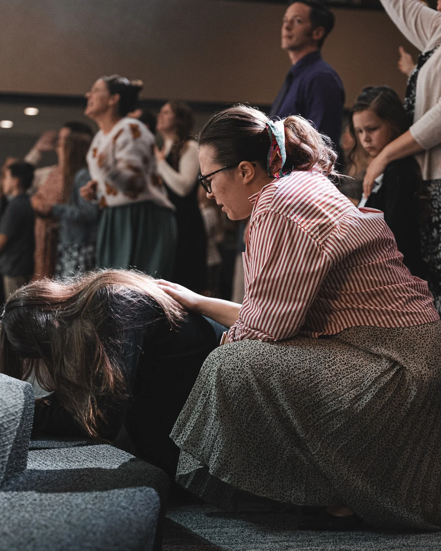 prayer-worship_Parkway-Church_Oak-Creek-WI (2).jpg