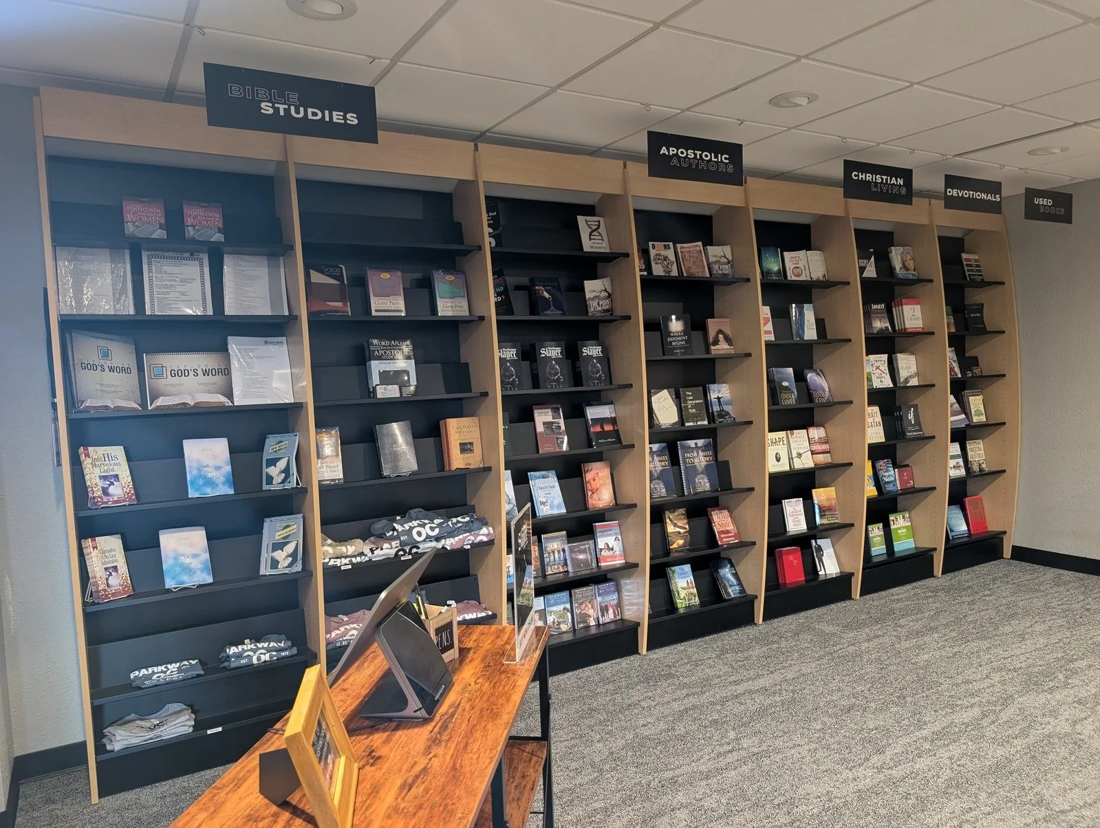 Bookstore_Parkway-Church-Oak-Creek-WI (2).jpeg