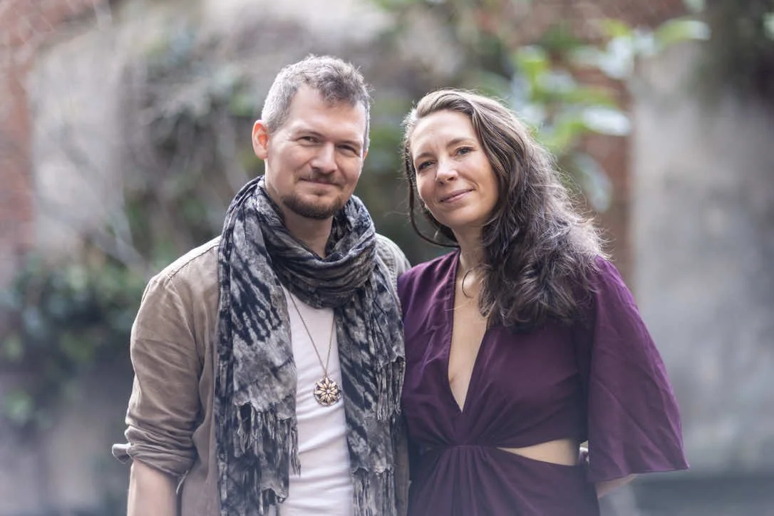 Er du nysgerrig p&aring; K&AElig;RLIG Festival? ☀️

M&aring;ske har du sp&oslash;rgsm&aring;l om tantra, workshops, overnatning &ndash; eller noget helt andet?
Vi svarer med gl&aelig;de &ndash; b&aring;de p&aring; mail og over telefonen.

Skriv til o