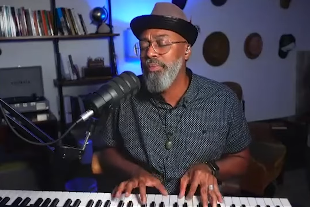 The amazing Eric Dozier sings ‘Cotton and the Cross’ live!