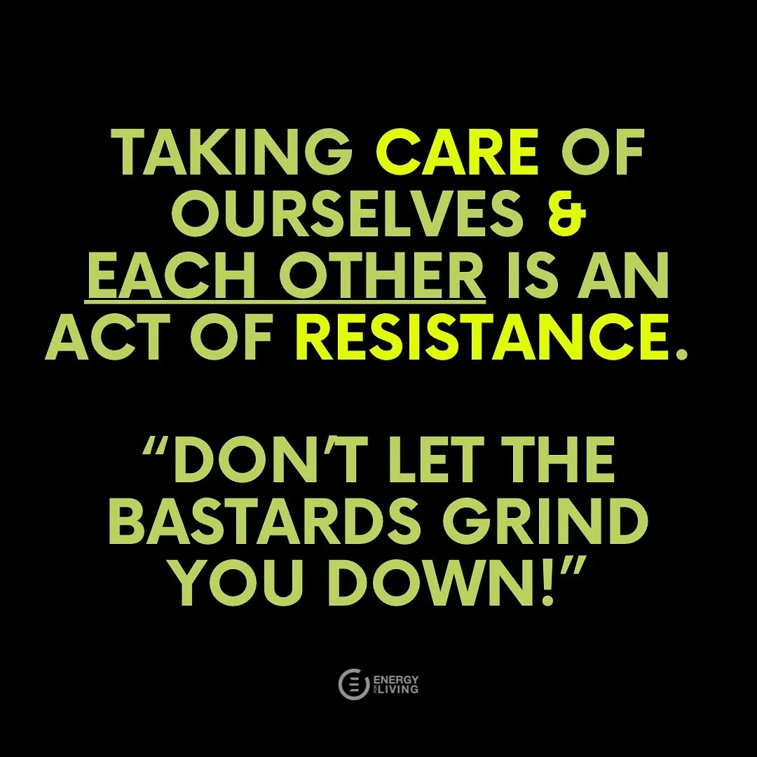 Monday mood in the U.S. &amp; we&rsquo;re all deciding what kind of person we&rsquo;re going to be this week. Aspirations of bed making, vegetable eating, dog walking, random acts of kindness, work list to do&rsquo;s&hellip;.while Republicans are tak