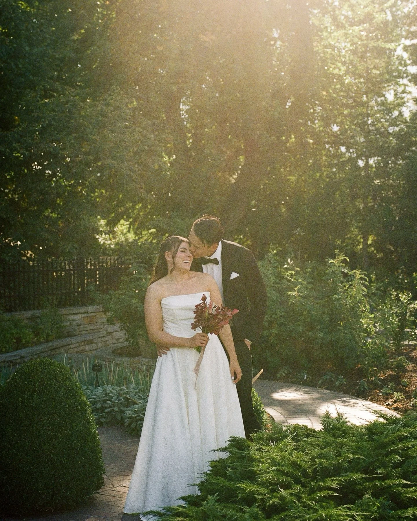 S&amp;J&rsquo;s intimate wedding at the Denver Botanic Gardens. Where intentionality, design, and experience took precedence. Surrounded by their closest family and friends, they celebrated with with a laid back party, delicious food and cocktails, a