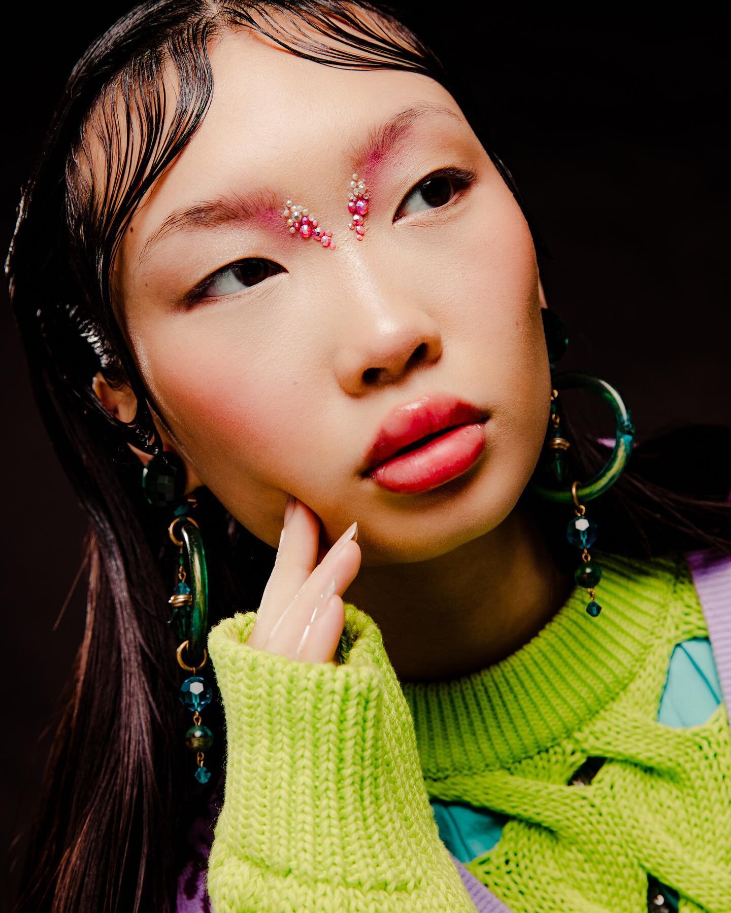 rhinestones are my love language 💎beauty by @meisheng__, makeup by me! using stones and stone applicator by @getstonned 💓

Model @meisheng__
Photographer @anishaspice
Wardrobe @chelseavolpestylist
MUA @karolscorner
Hair @chika.keisuke
1st Assist @b
