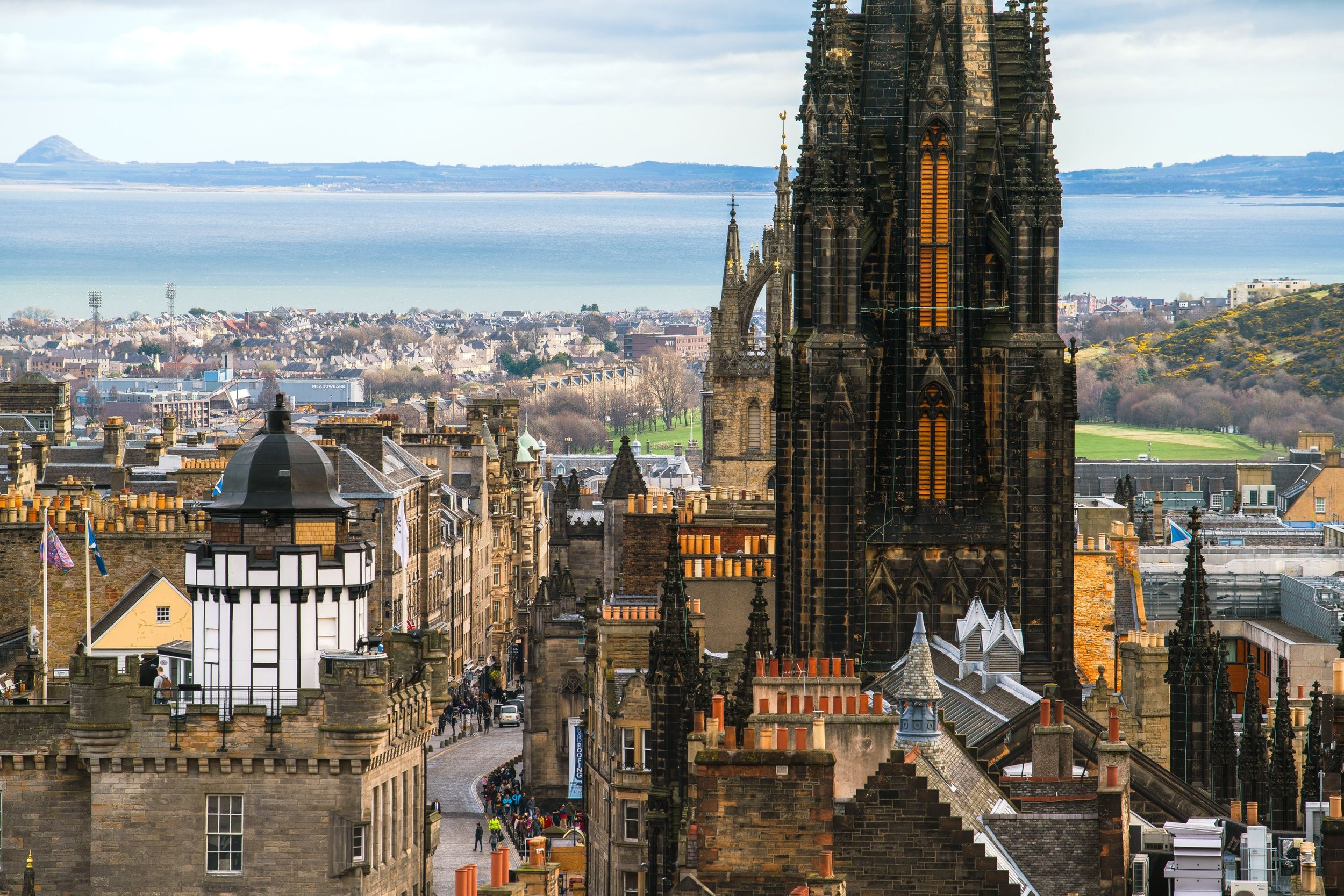 vegan-travel-edinburgh-scotland.jpg