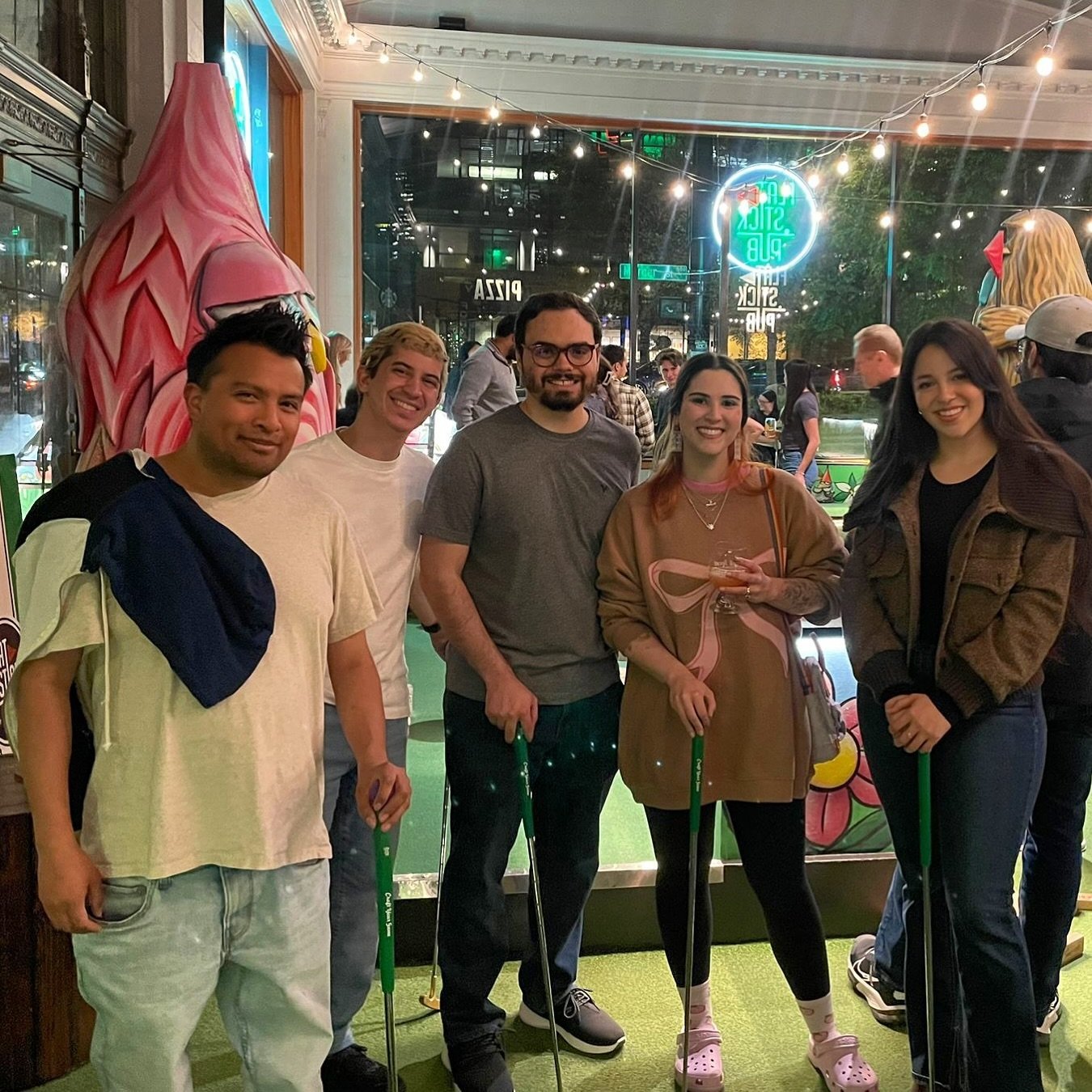 All smiles at our Mixer y Mini Golf event in Seattle last night 😁⛳️

Looking forward to our upcoming events this spring and summer 🤗 

P.S. Spent an hour trying to come up with a way to use &ldquo;putt&rdquo; in the caption y no salio nada so, if y