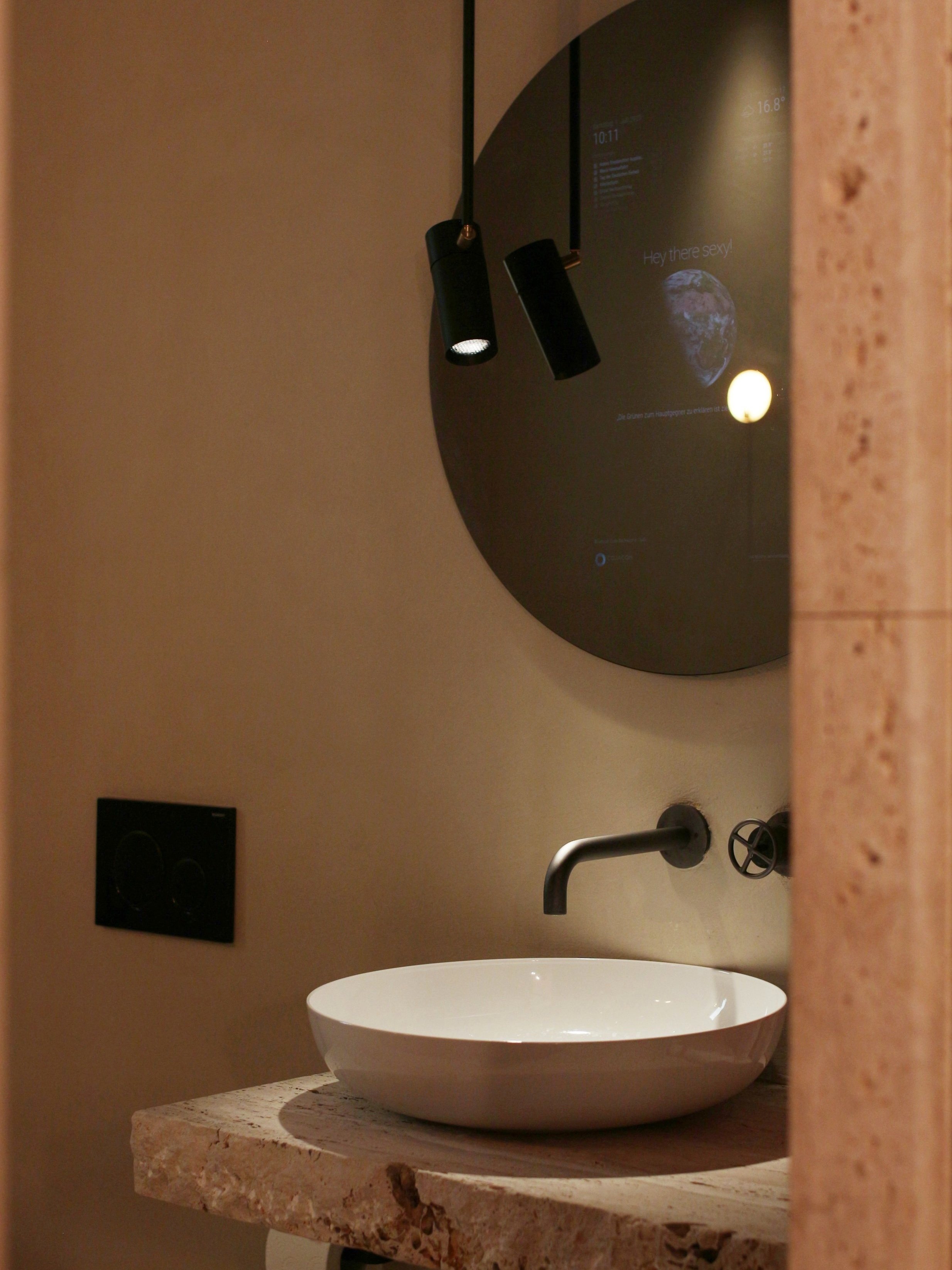 Wellness Day at SoLebIch Apartment in Munich. And why mention it in a “lost somewhere between Nordic & Japanese warm minimalism” blog?
