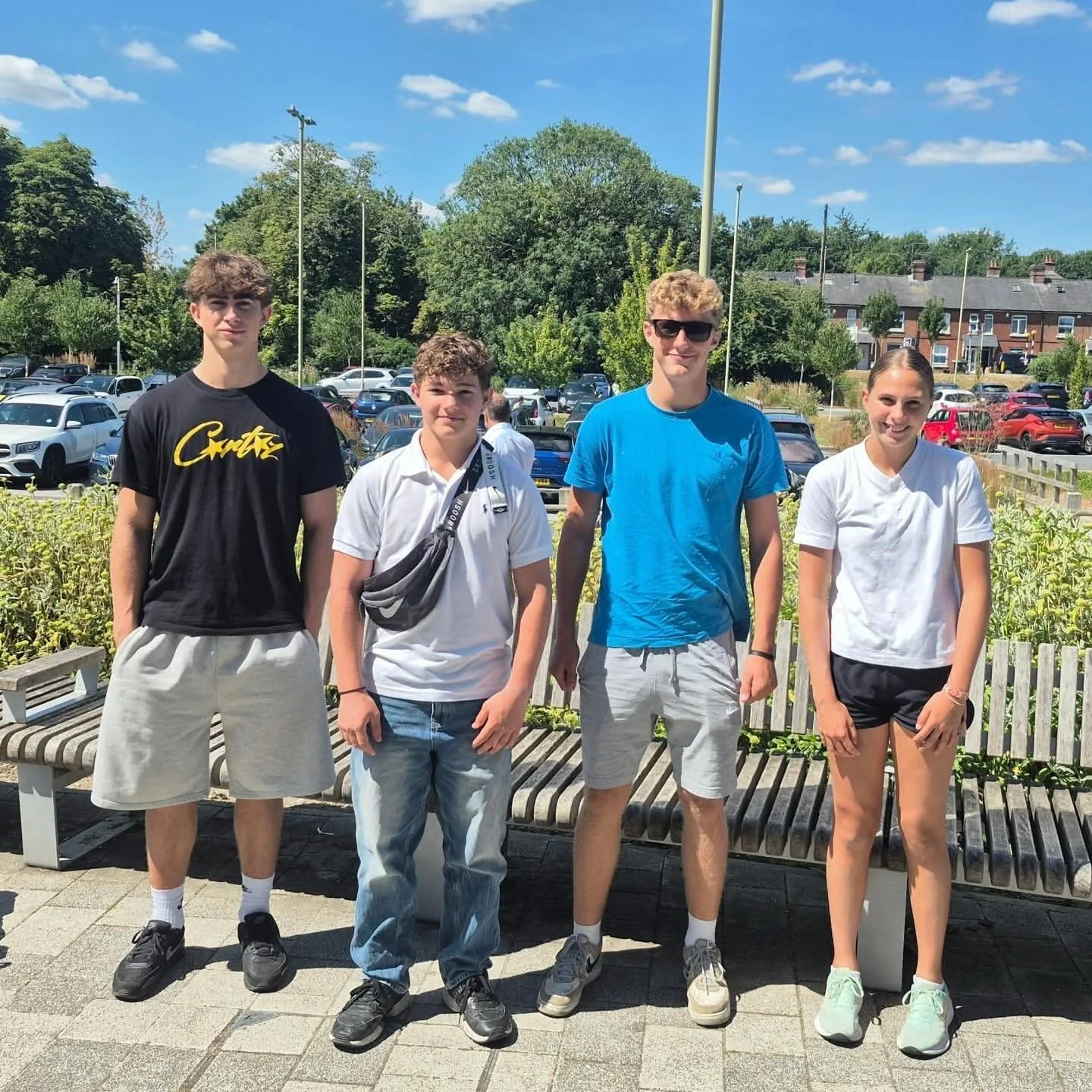 @martinmcbriar Excited for the England schools athletics championships this weekend. Just waved off the Hampshire team from Winchester. Best of luck to the 23 Winchester athletes competing (12 in throws). Here are four of the Winchester throwers head