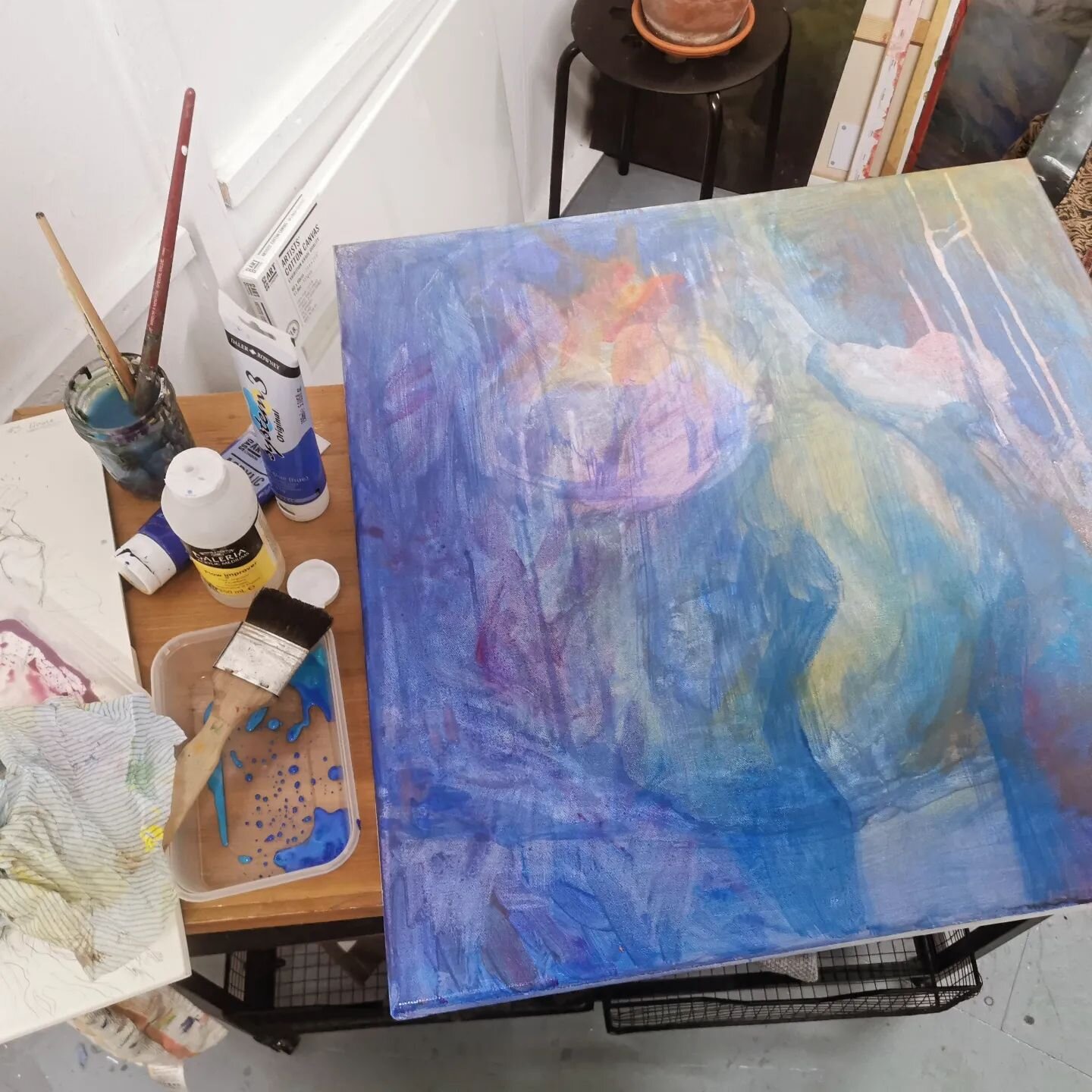 Marks and layers. Such a pretty palette on this one - let's see if it sticks around.
.
.
.
#artwip #artprocess #artworkinprogress #creativepractice #brightonartists #femaleartists #artgram #contemporaryart #underpainting