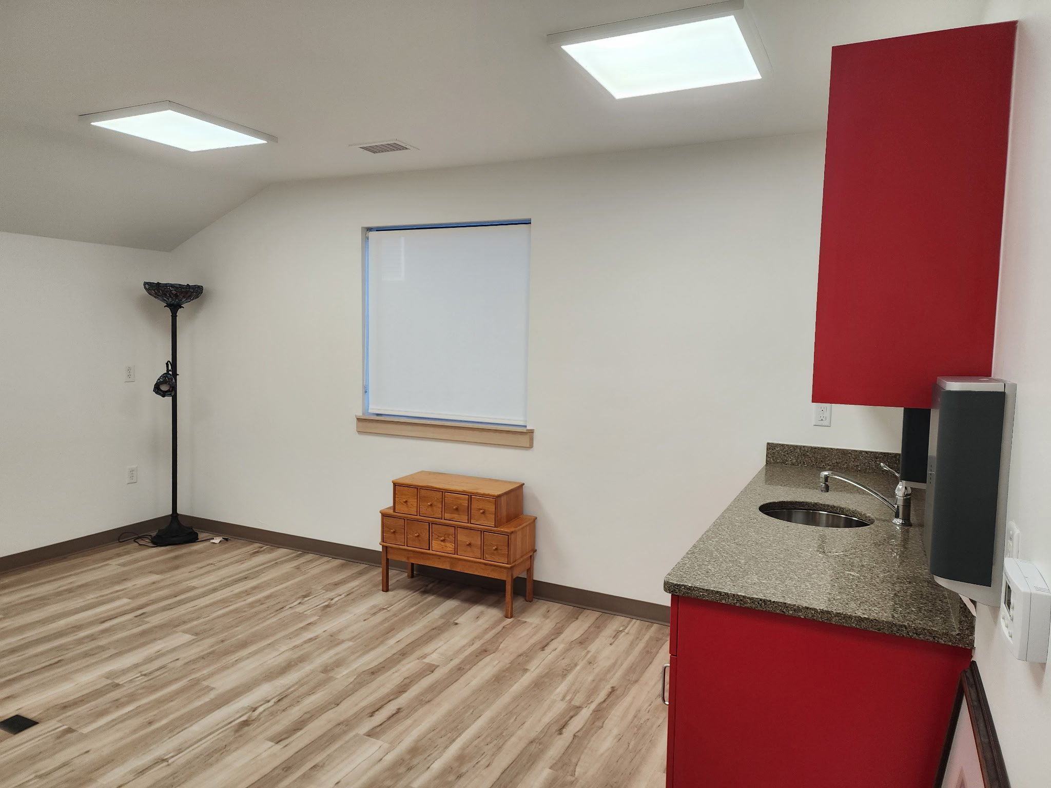 Room C (216SQ FT)