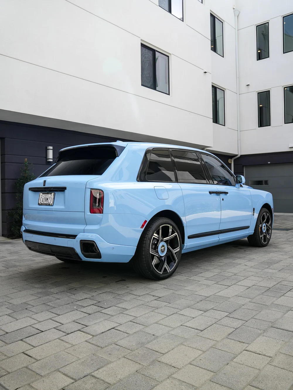 Rolls-Royce Cullinan Series II rear three-quarter view