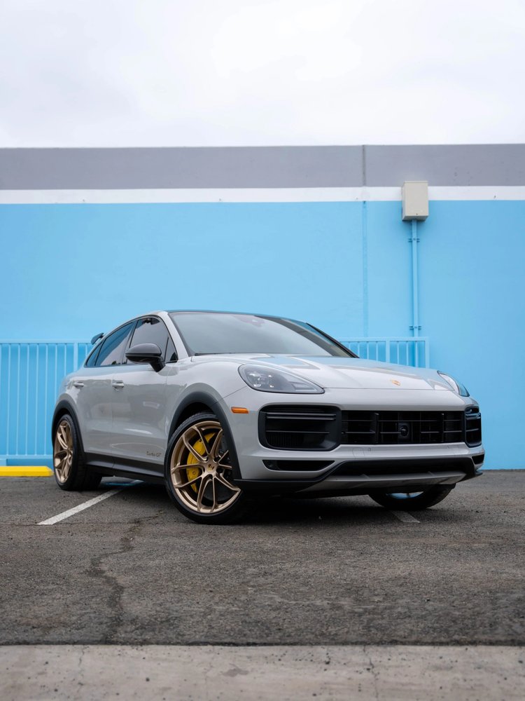 Porsche Cayenne Turbo GT in its retained project-cover photograph.
