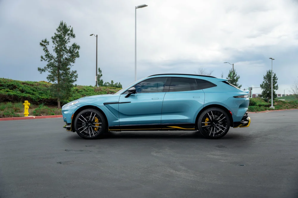 Aston Martin DBX 707 complete side profile with both visible wheels