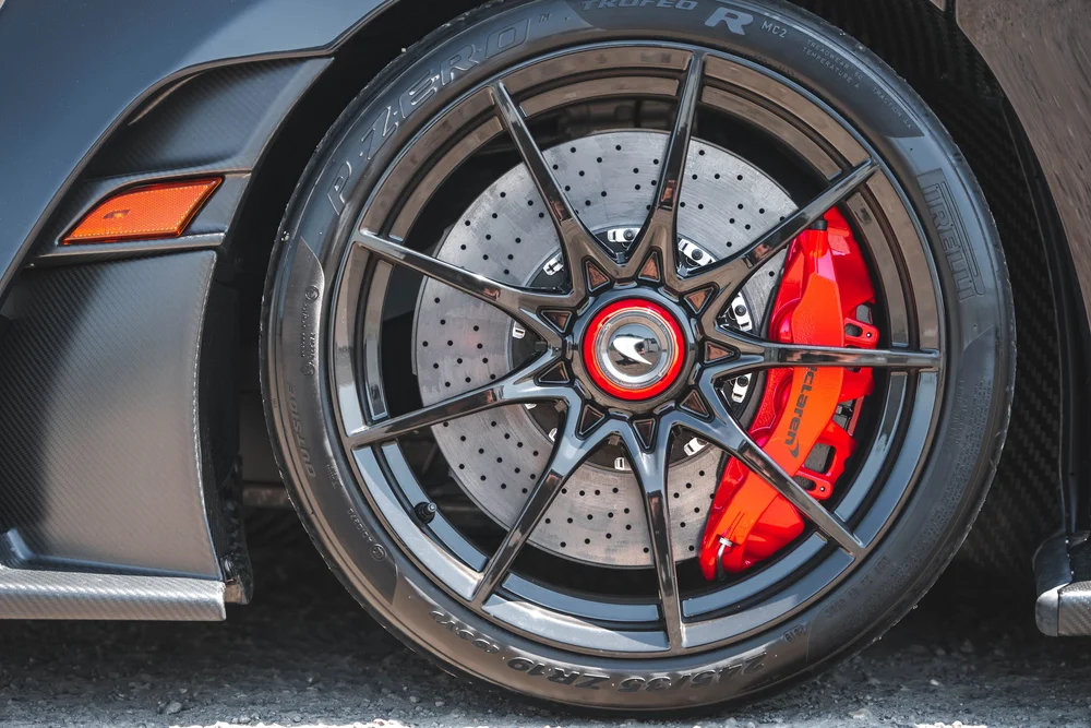 McLaren Senna wheel and red brake caliper detail