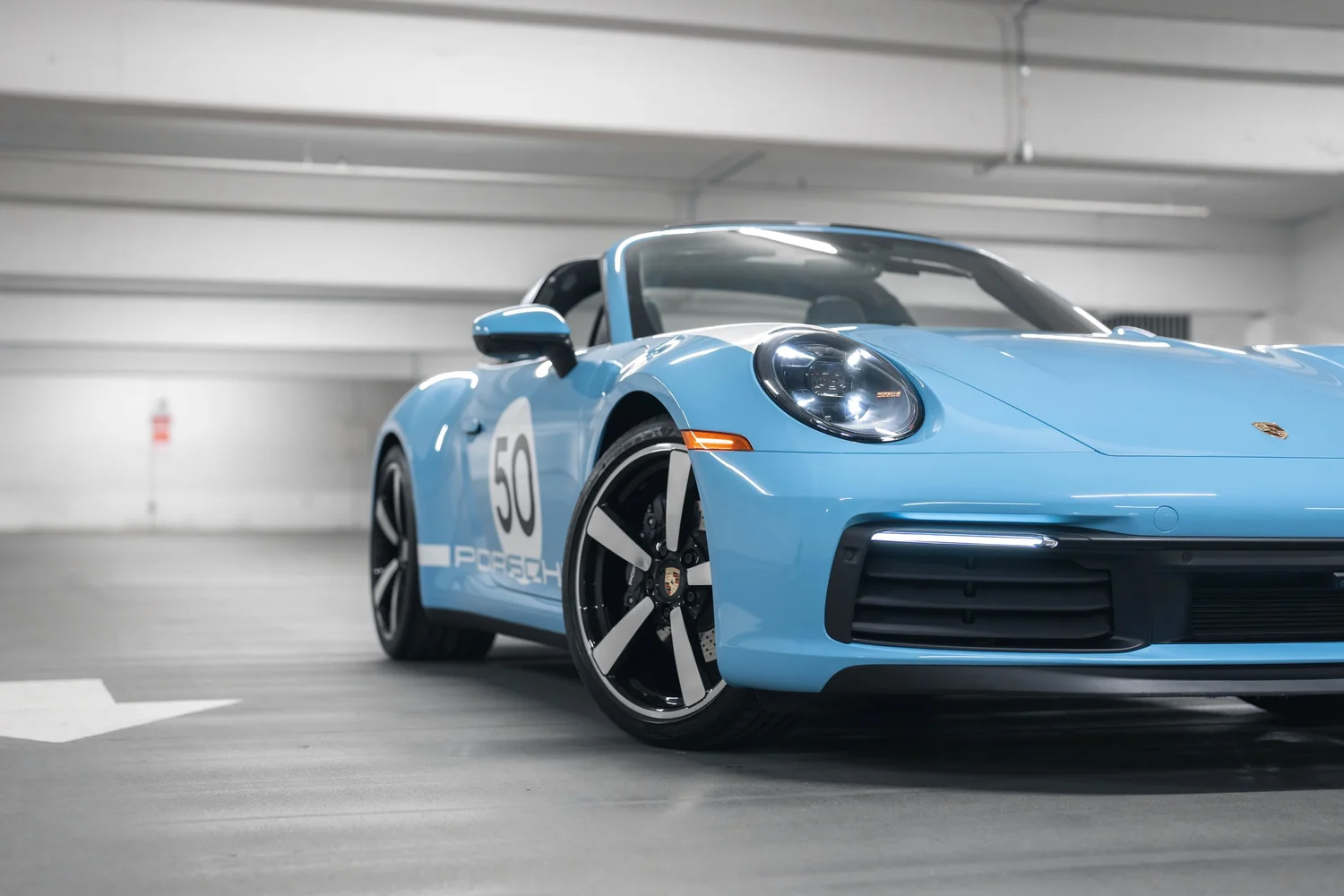 Porsche 992.1 Targa 4S Heritage Design Tribute Wrap after Vinyl Wrap, front wheel and body view