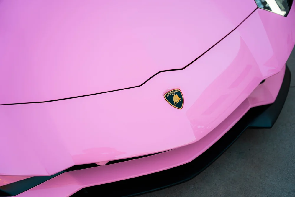Lamborghini crest and Sakura Pink wrapped hood detail