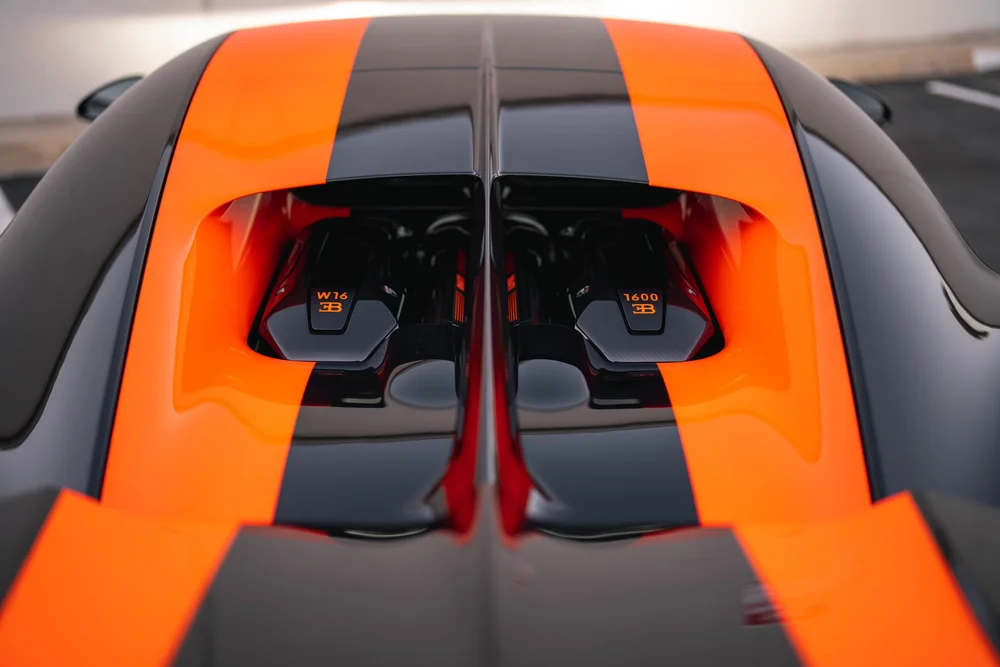 Bugatti Chiron Super Sport 300+ W16 engine cover
