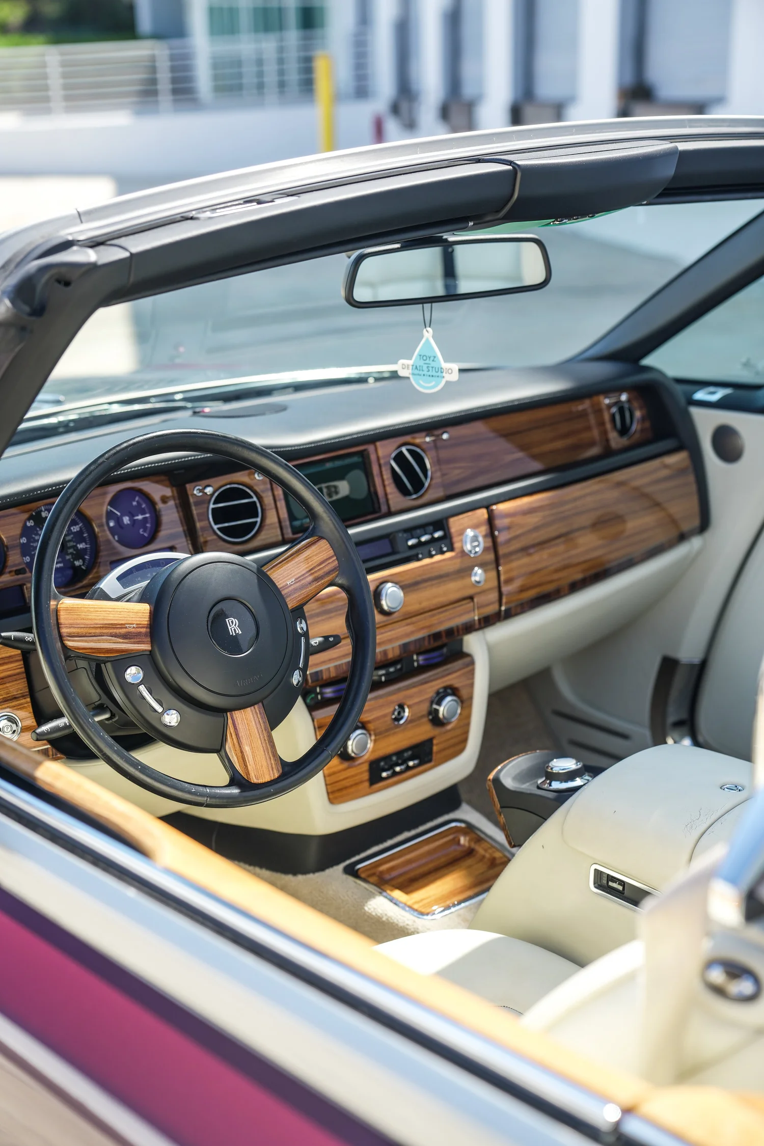 Rolls-Royce Phantom Drophead Coupé after Paint Protection Film (PPF), interior cabin detail