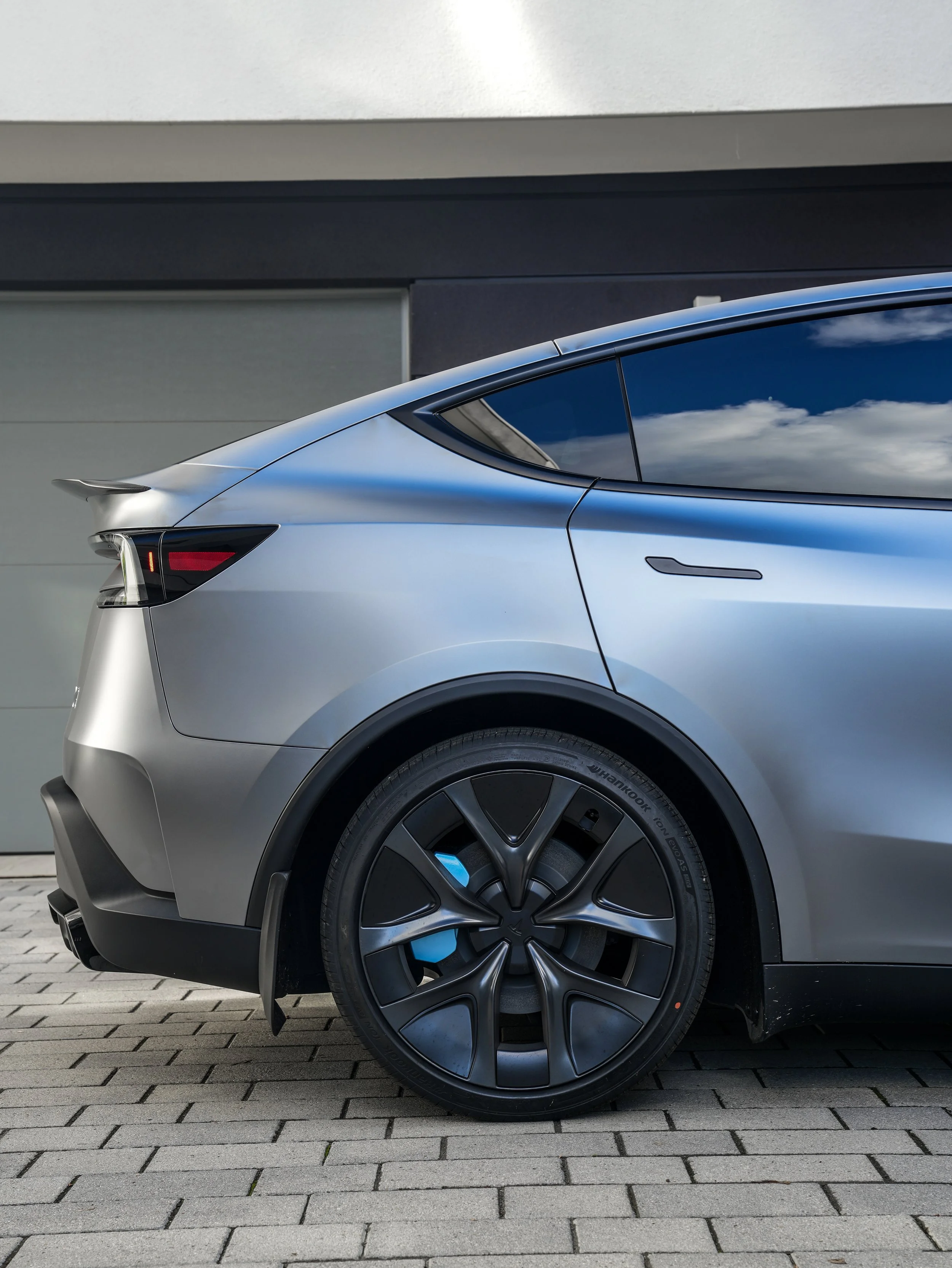 tesla-model-y-performance-matte-ppf-05-rear-quarter-detail.jpg