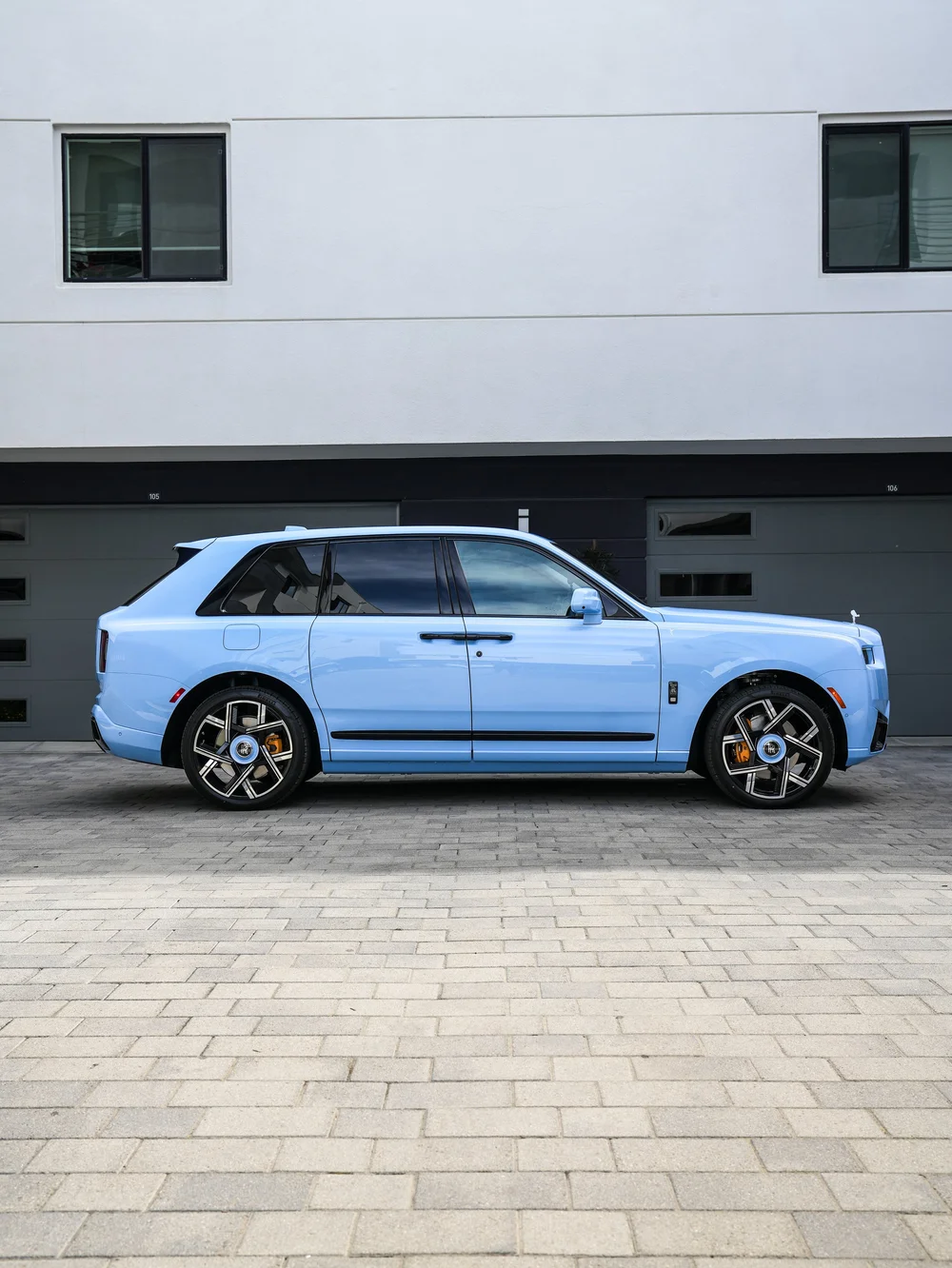 Rolls-Royce Cullinan Series II full side profile