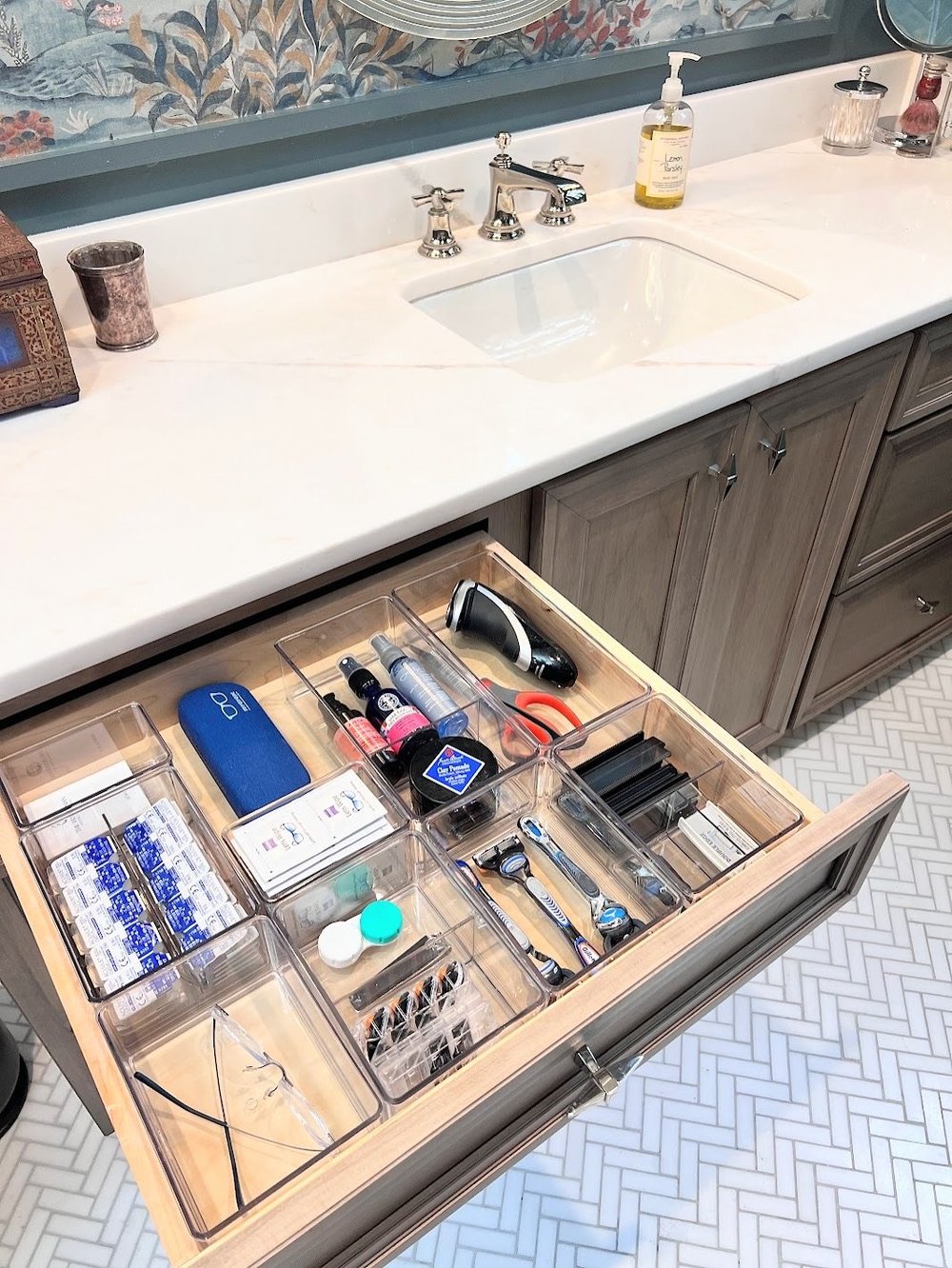 sorted-professional-organizing-new-orleans-bathroom-drawer-mens-products-razor.JPG